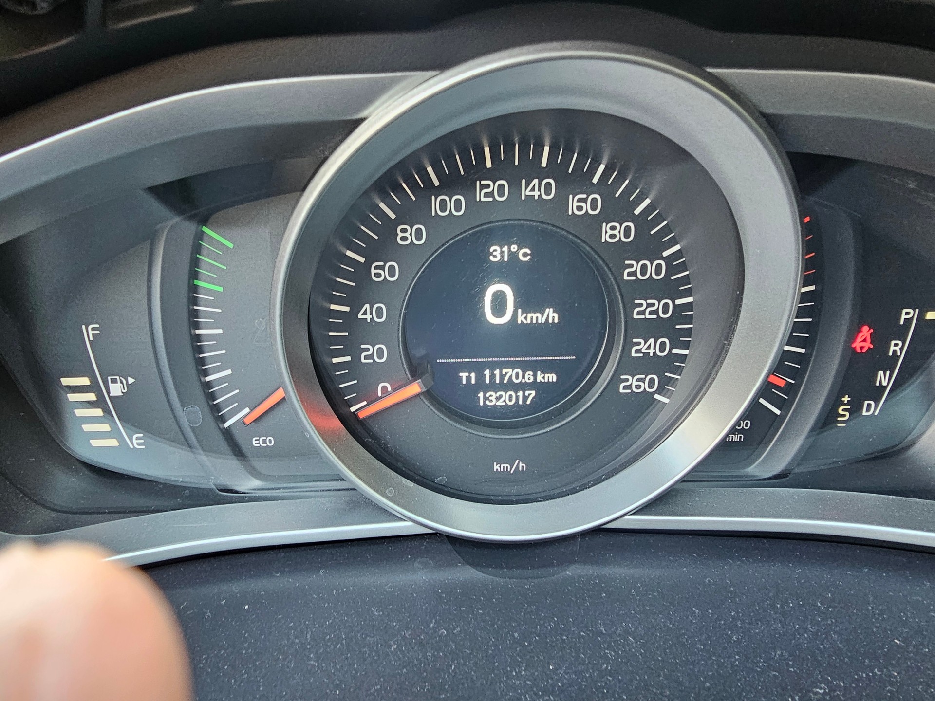 VOLVO V40 D3 Inscription Geartronic-image-13
