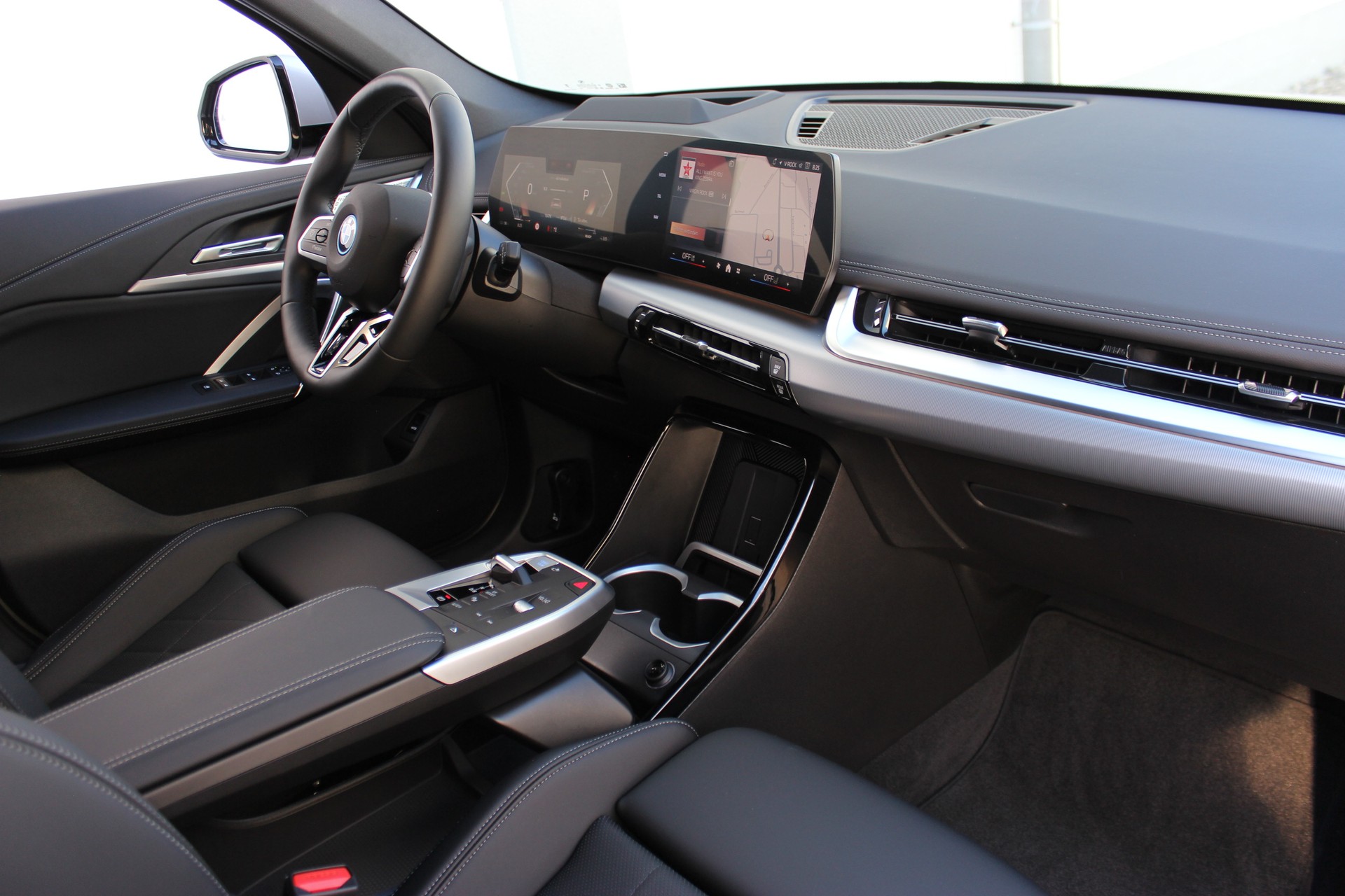BMW iX1 xDrive 30 M Sport Pro *0.9%-LEASINGAKTION*-showroom-element-1