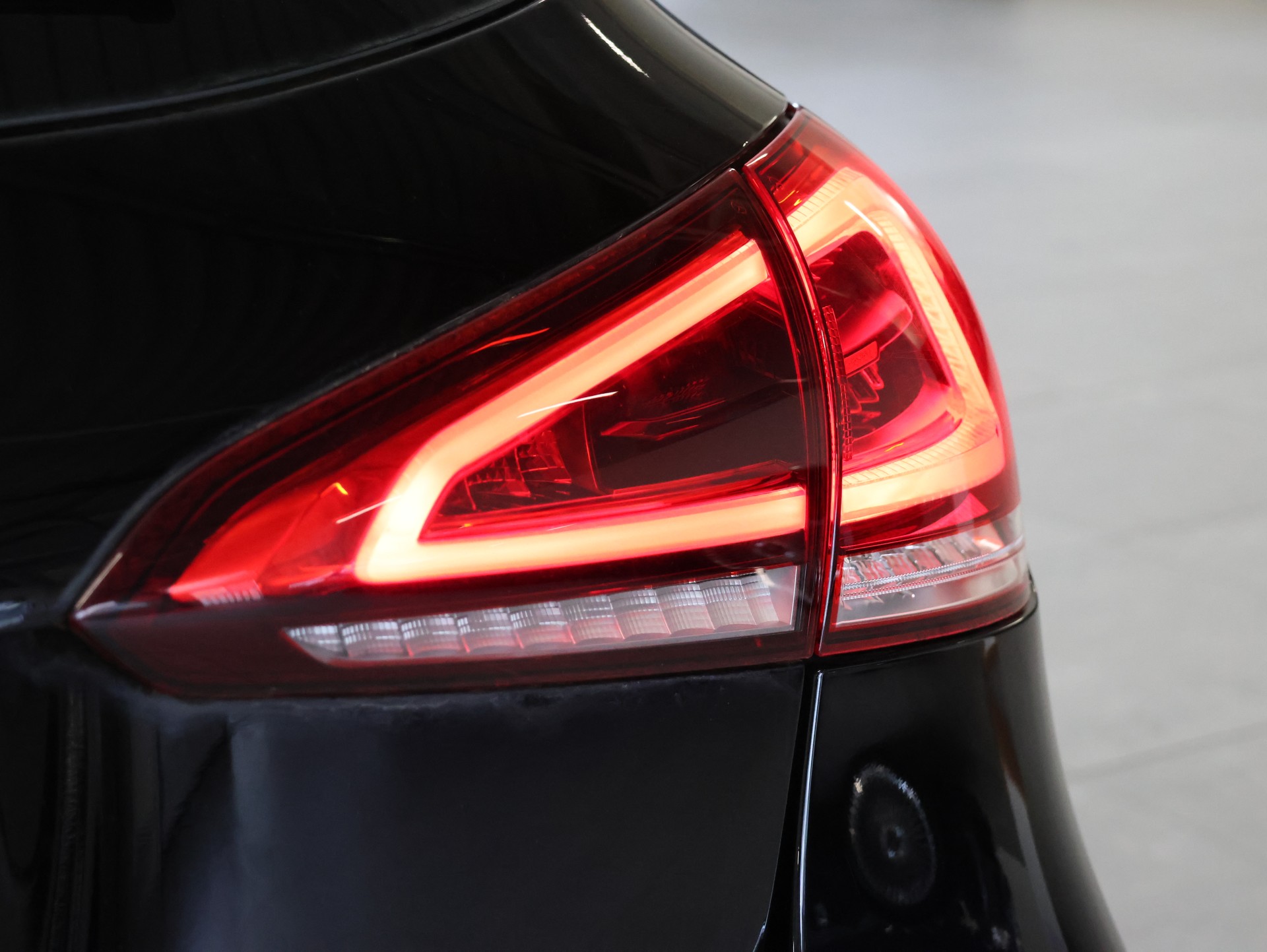 MERCEDES-BENZ A 180 d AMG Line *Rückfahrkamera* *Sitzheizung* *Command Touch*-image-11