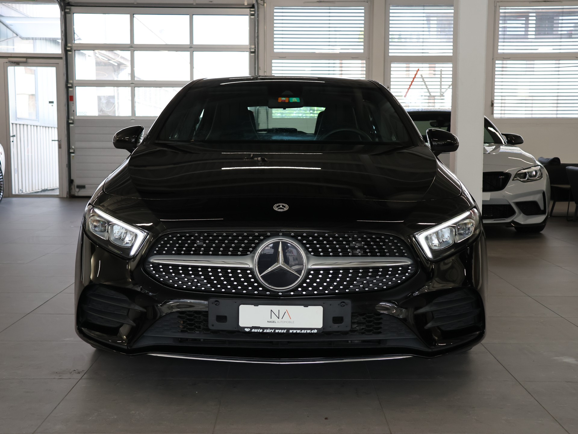MERCEDES-BENZ A 180 d AMG Line *Rückfahrkamera* *Sitzheizung* *Command Touch*-showroom-element-2