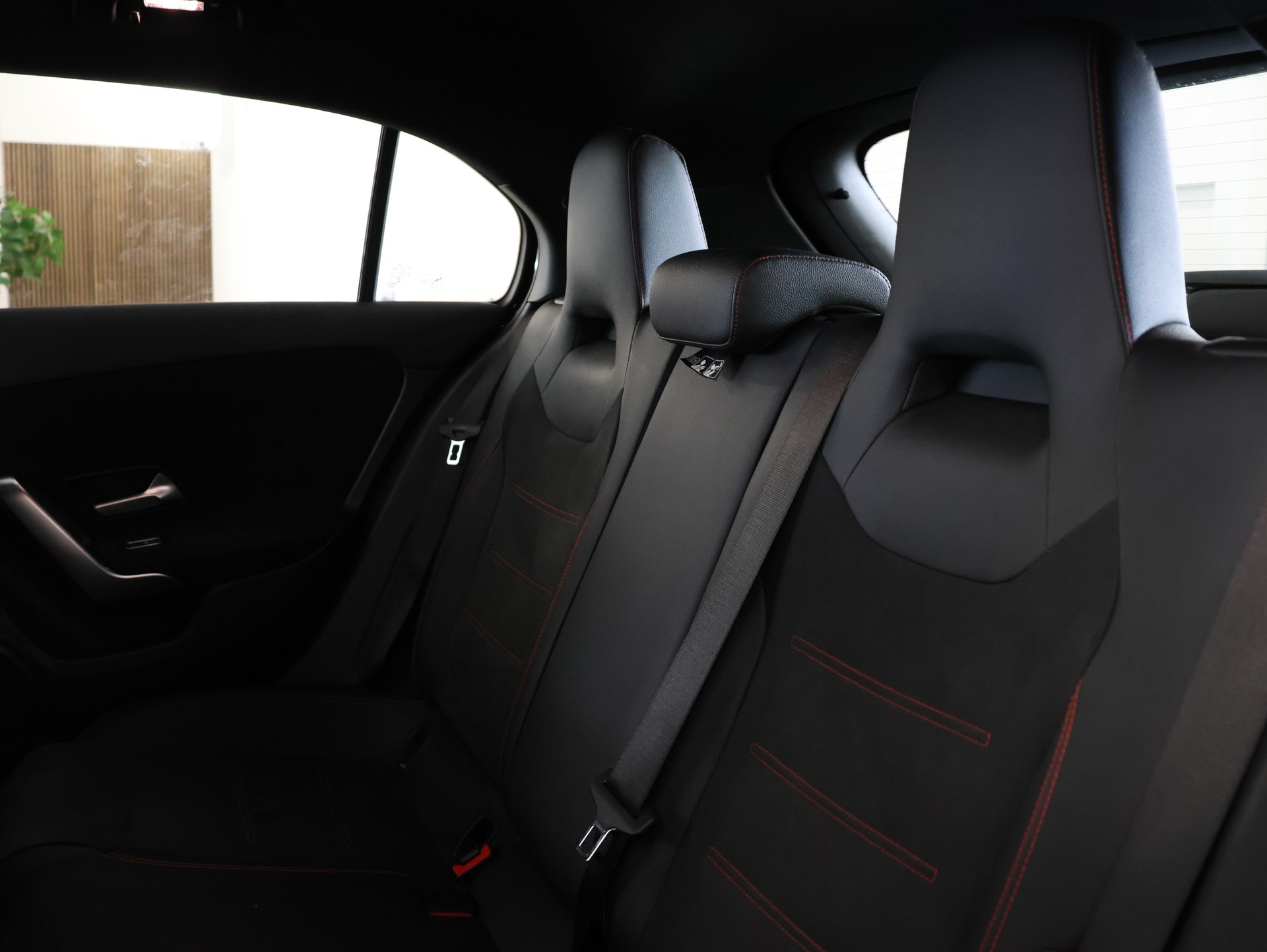 MERCEDES-BENZ A 180 d AMG Line *Rückfahrkamera* *Sitzheizung* *Command Touch*-image-27