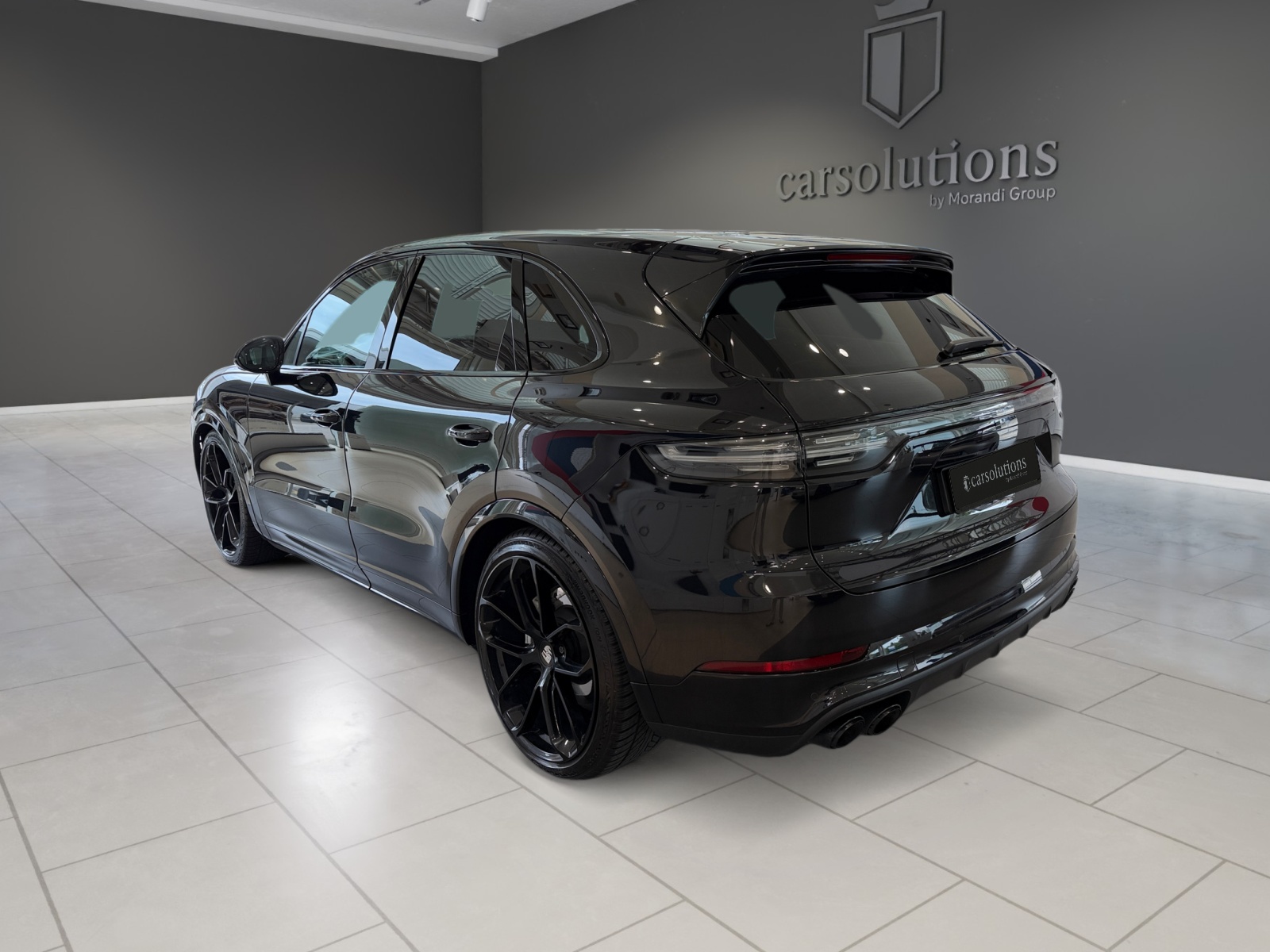 PORSCHE Cayenne Turbo-showroom-element-1