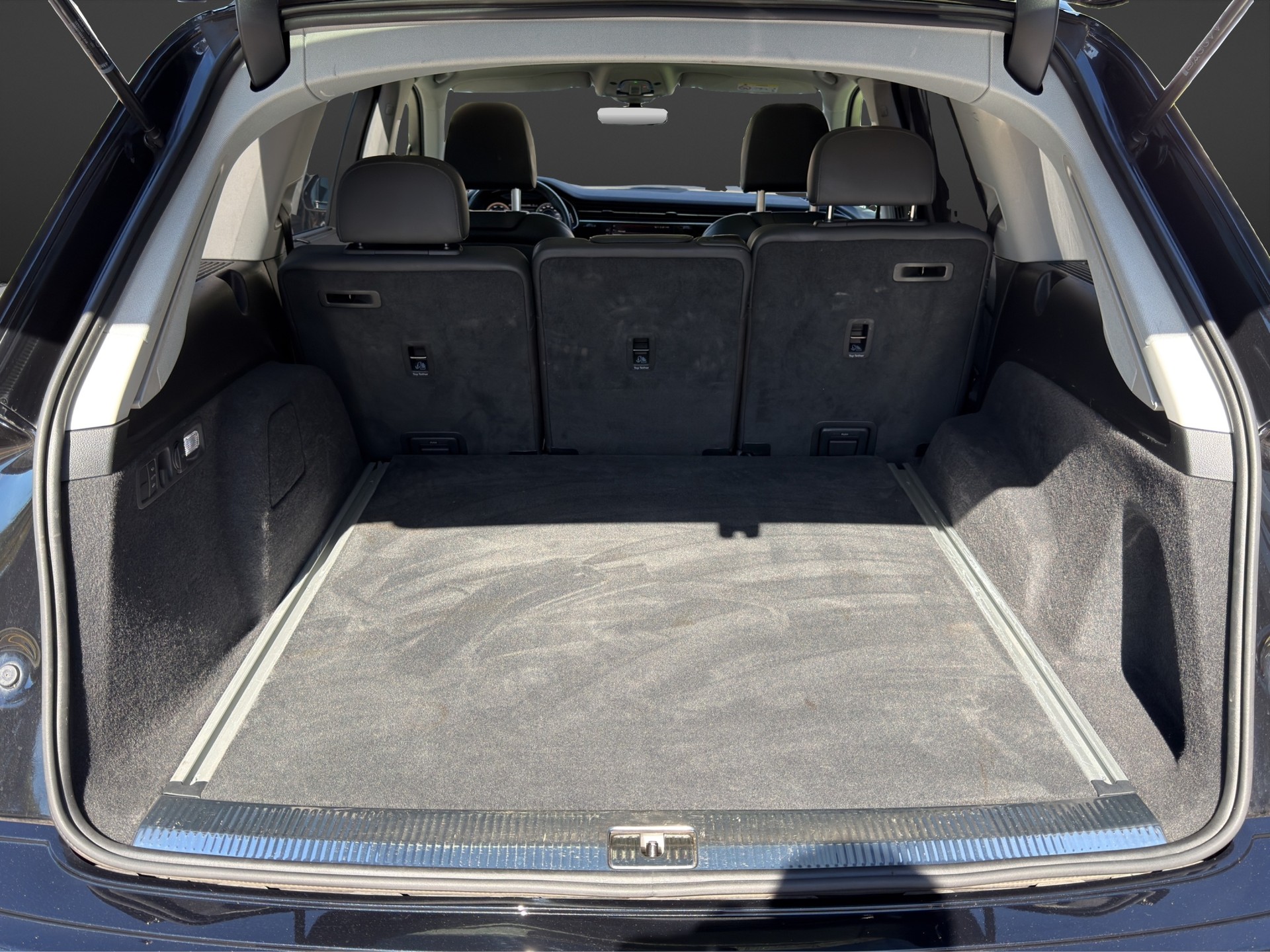 AUDI Q7 55 TFSI e quattro PHEV S line tiptronic-image-13