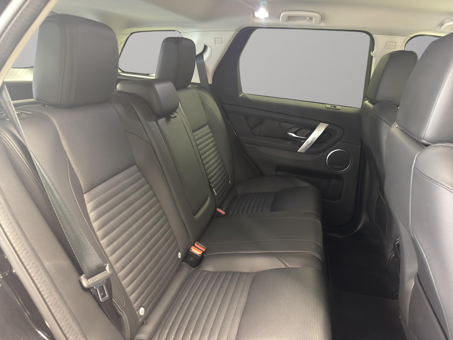 LAND ROVER Discovery Sport 2.0 SD4 200 SE-image-12