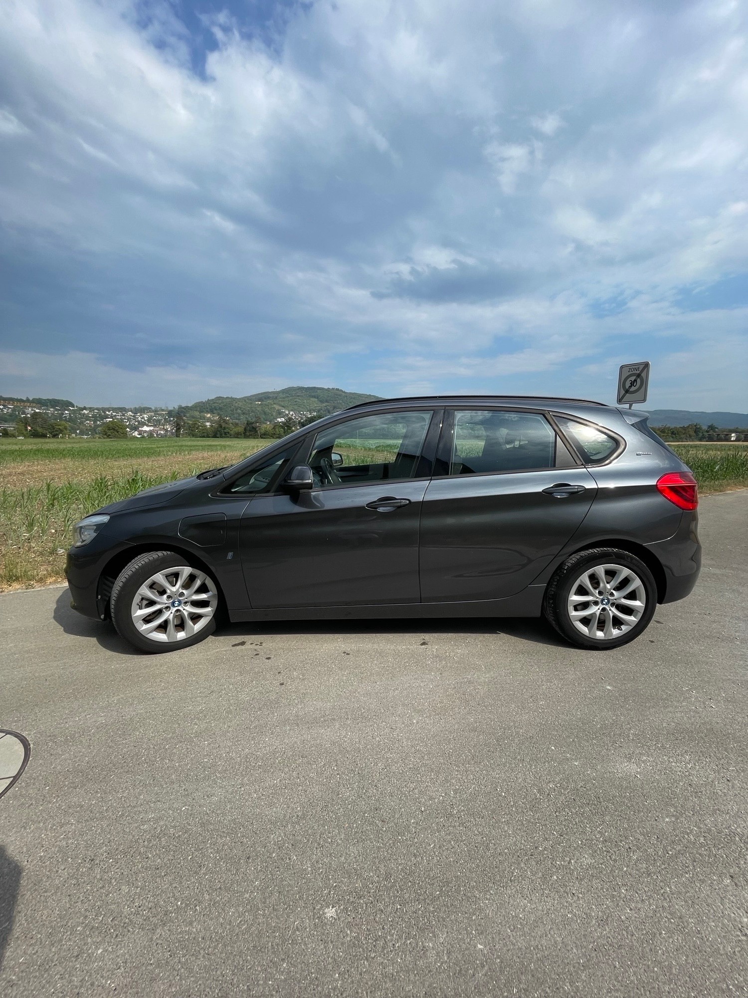 BMW 225xe