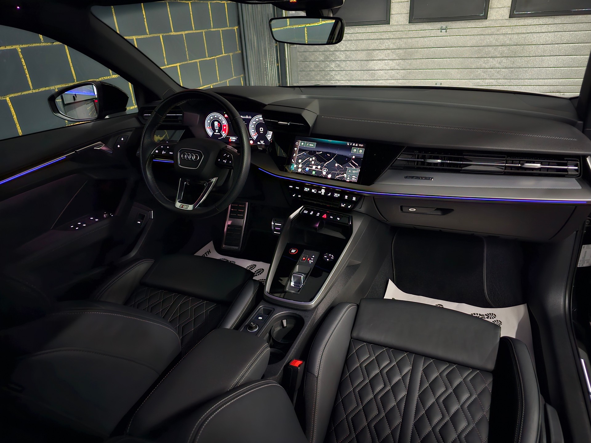 AUDI S3 Limousine 2.0 TFSI quattro S-tronic-image-7