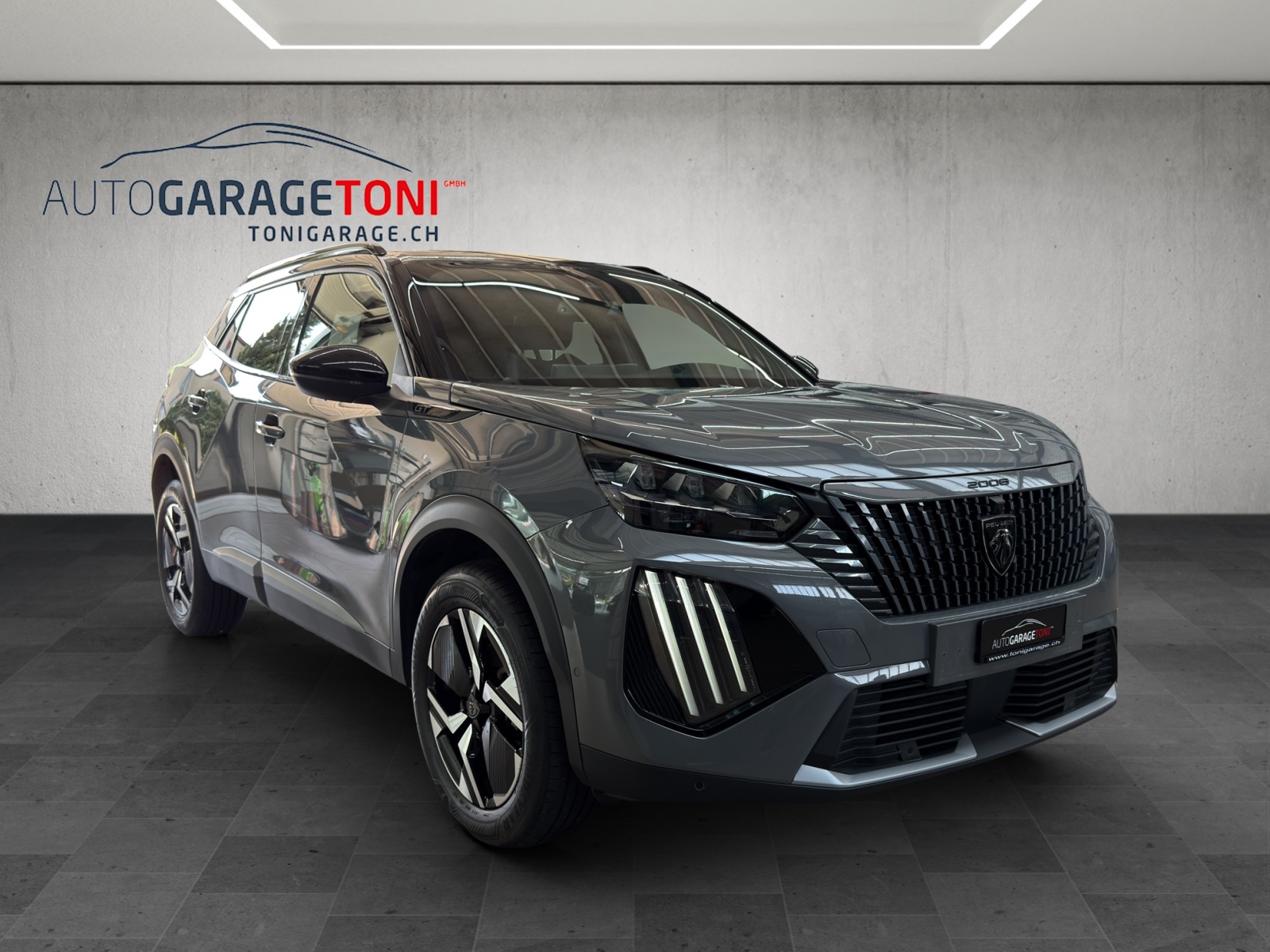 PEUGEOT 2008 1.2 PureTech GT-showroom-element-1