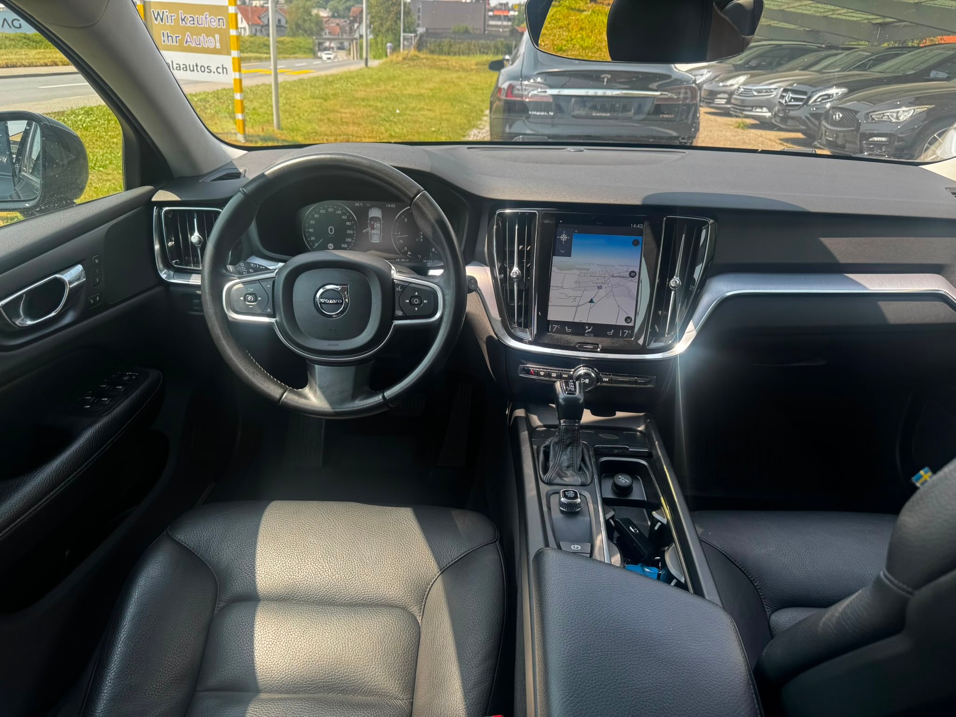 VOLVO V60 D4 Momentum Geartronic-image-9