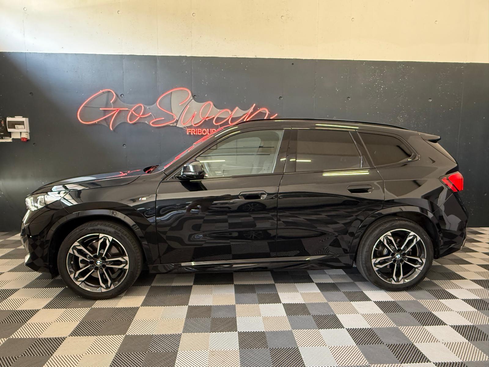 BMW X1 xDrive 23i 48V M Sport *Attelage automatique *Head up-showroom-element-2