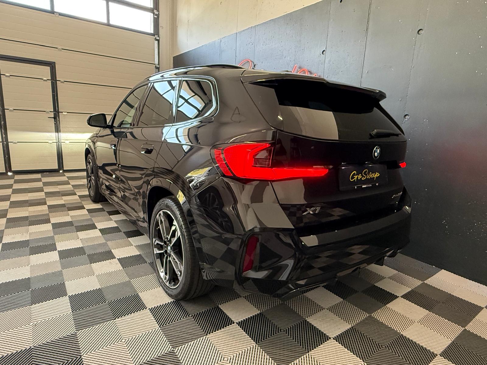 BMW X1 xDrive 23i 48V M Sport *Attelage automatique *Head up-showroom-element-3