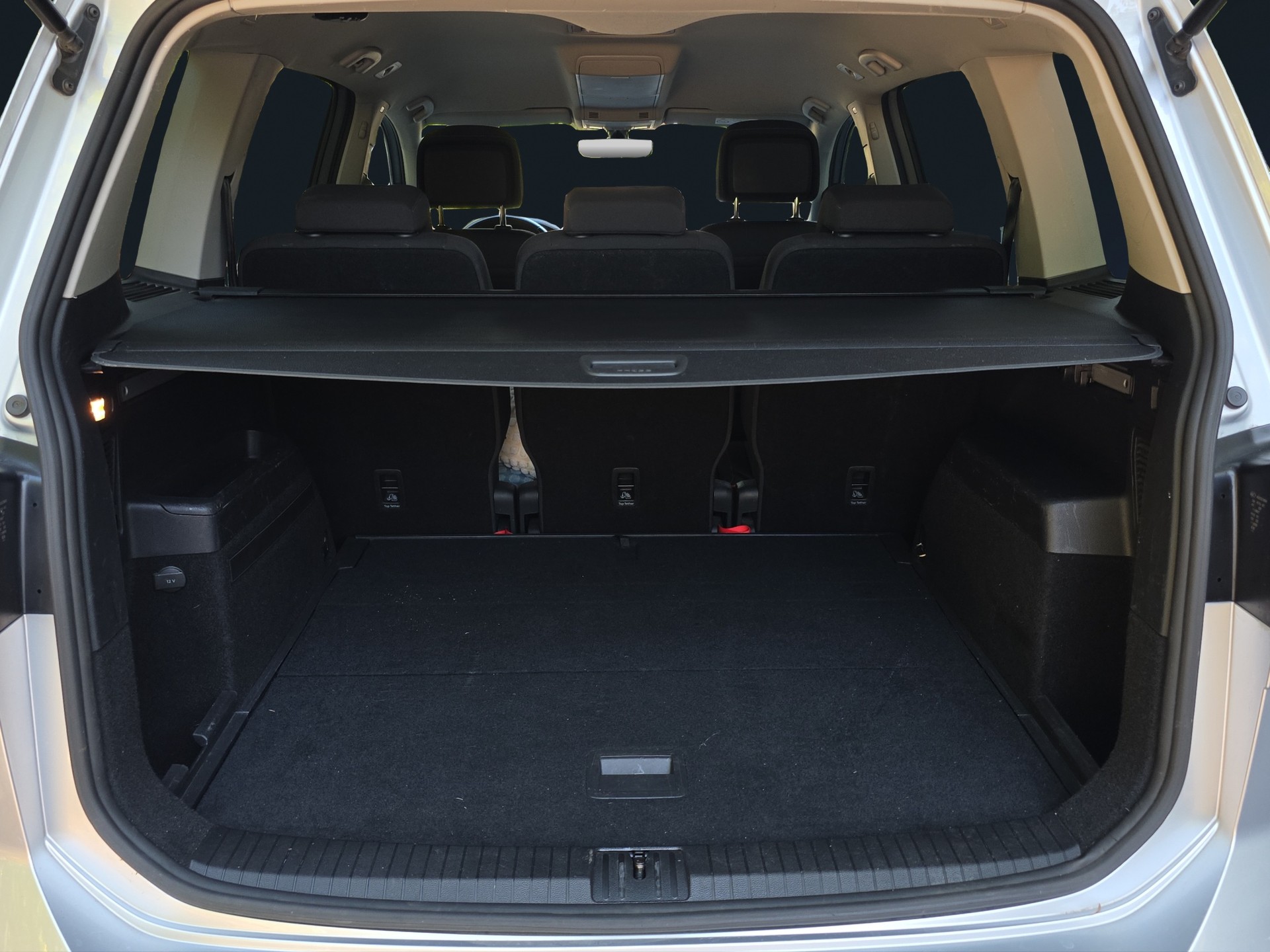 VW Touran 1.6 TDI BlueMotion Technology Trendline DSG-image-14