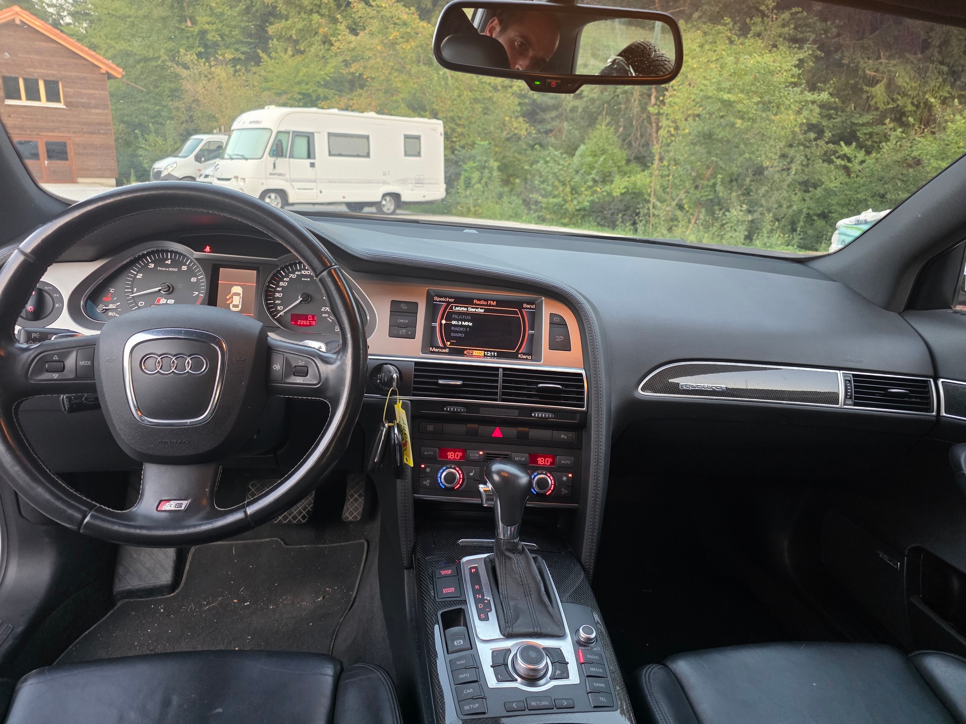 AUDI S6 Avant 5.2 V10 quattro tiptronic-image-5