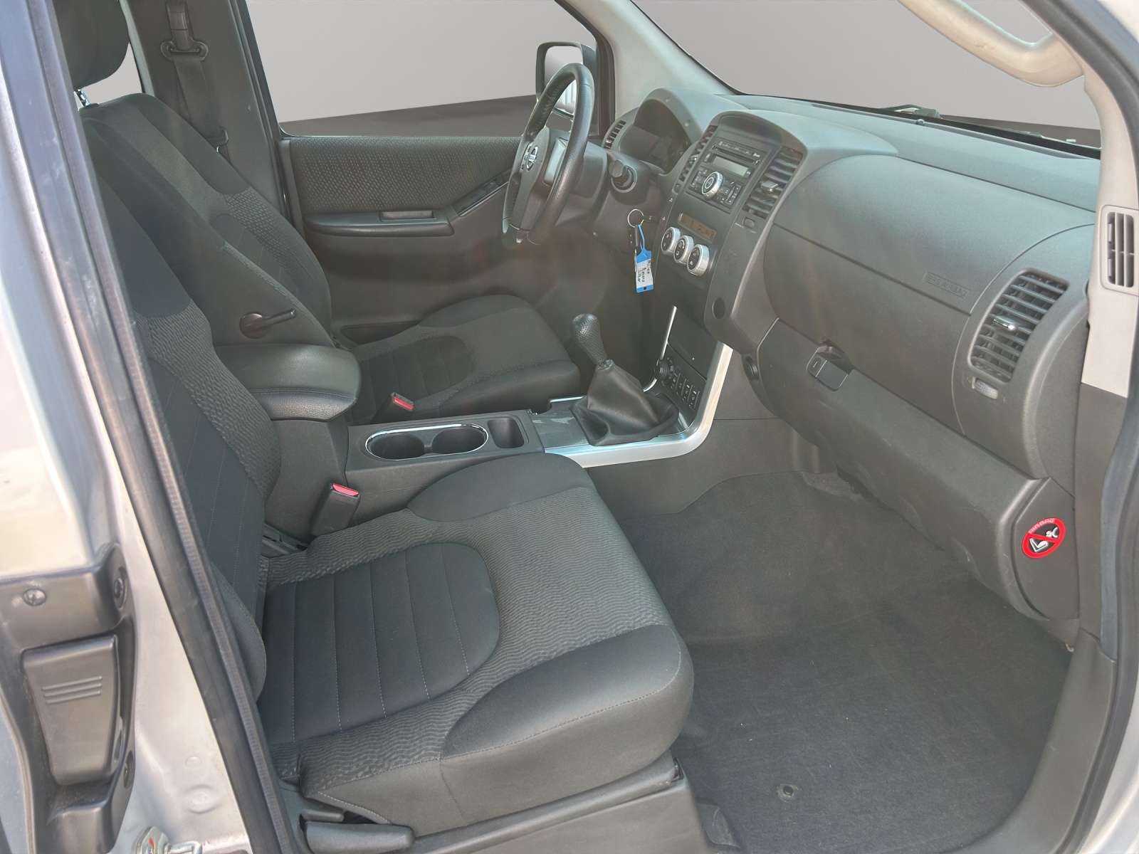 NISSAN Navara Double Cab SE 2.5 dCi 4WD-image-9