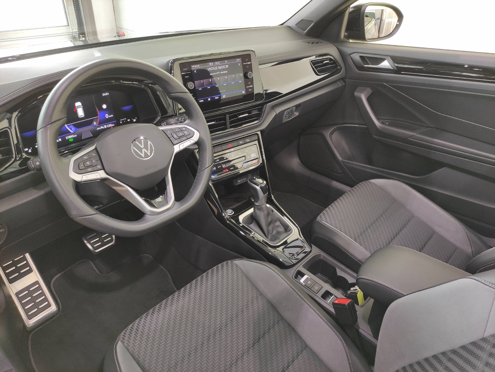 VW T-Roc Cabriolet 1.5 TSI R-Line Black-Style DSG-showroom-element-3