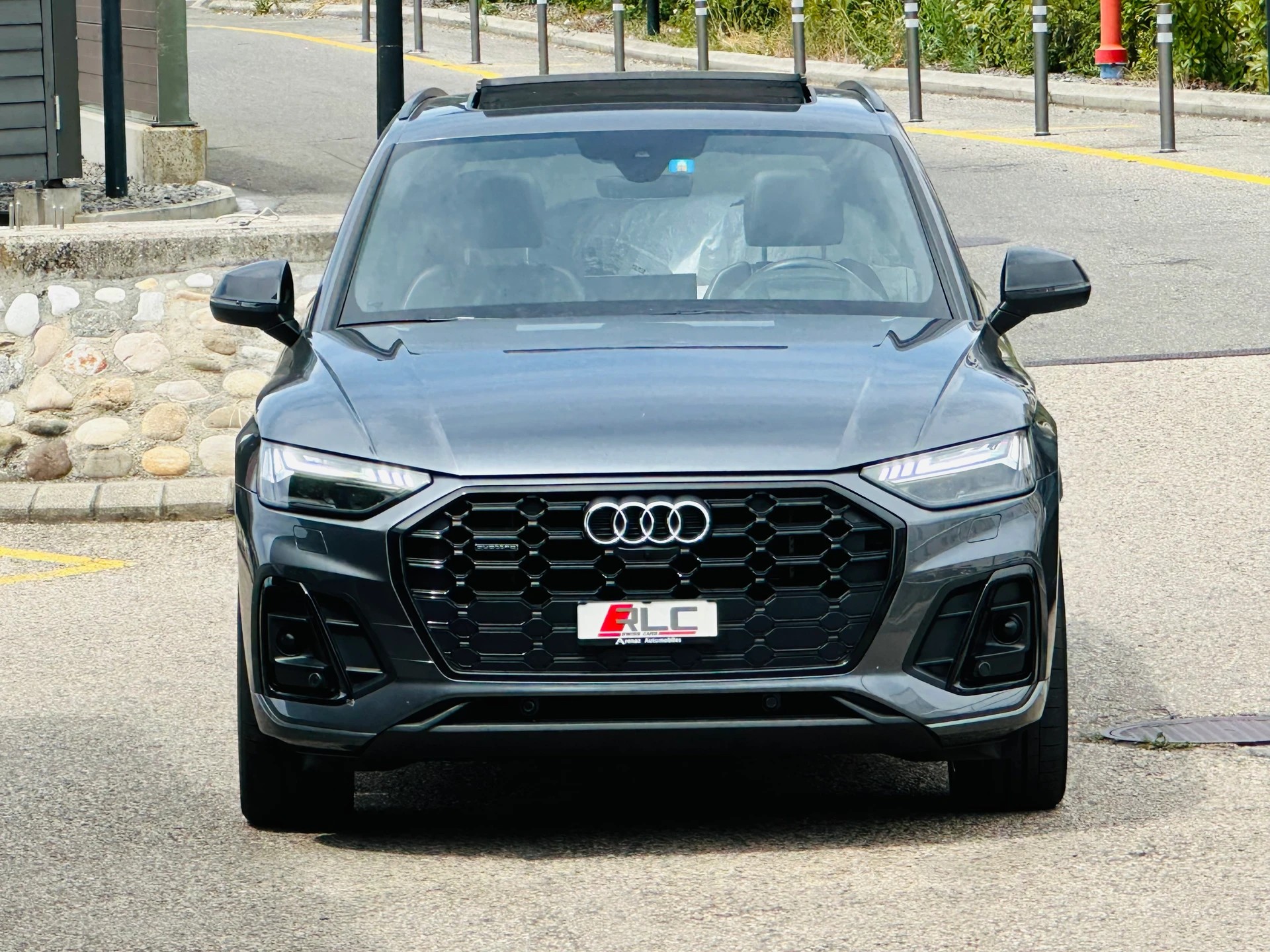 AUDI Q5 55 TFSI e PHEV S line quattro S-tronic-image-6