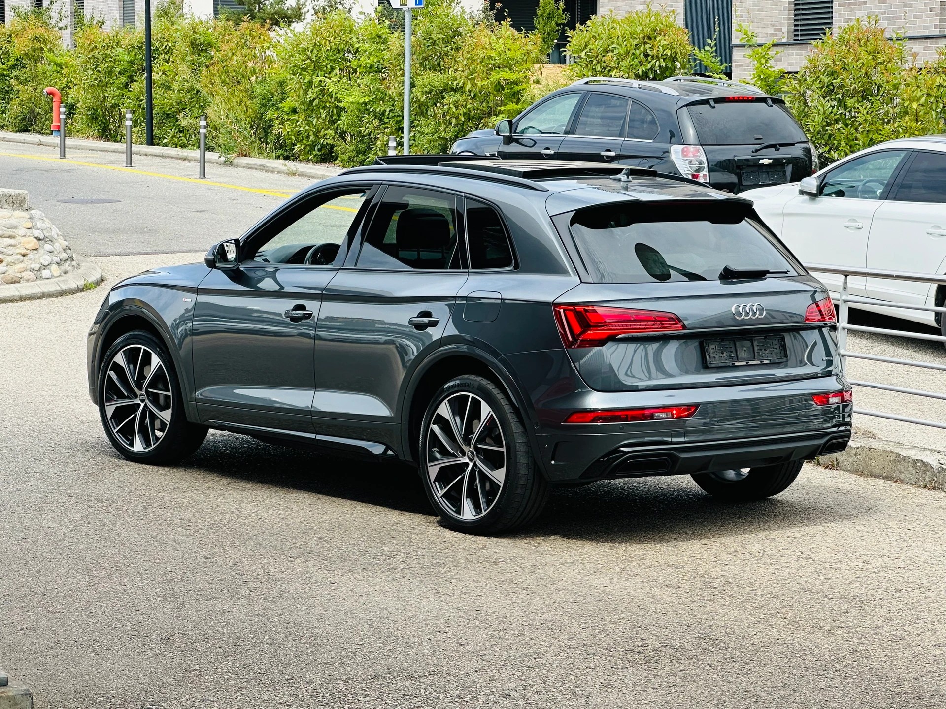 AUDI Q5 55 TFSI e PHEV S line quattro S-tronic-image-12