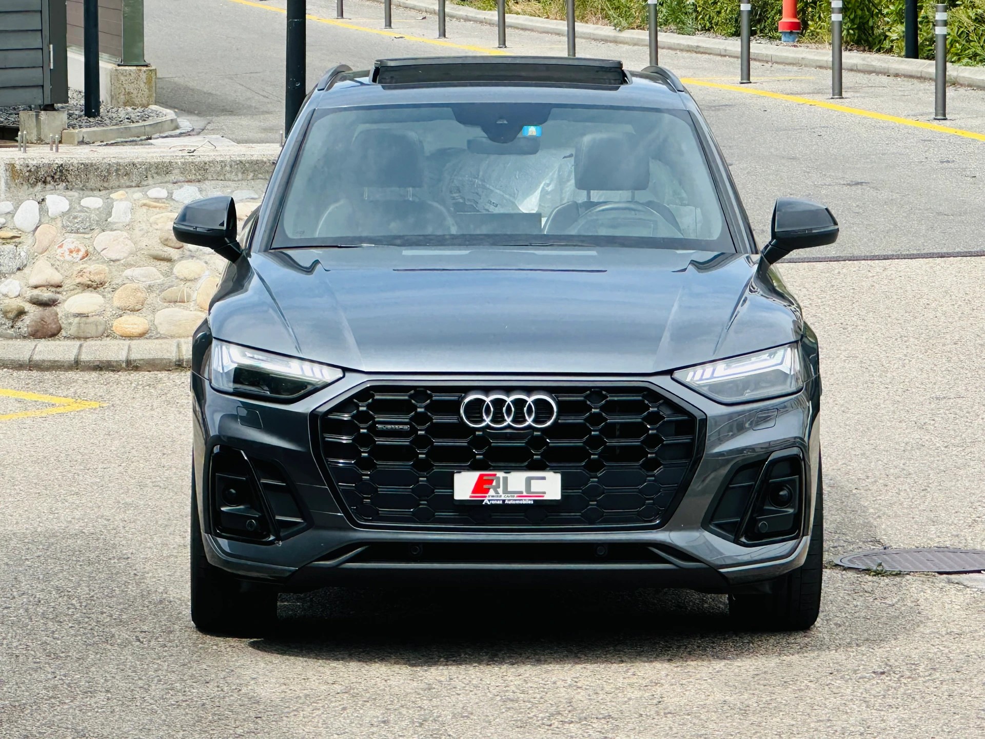 AUDI Q5 55 TFSI e PHEV S line quattro S-tronic-image-5