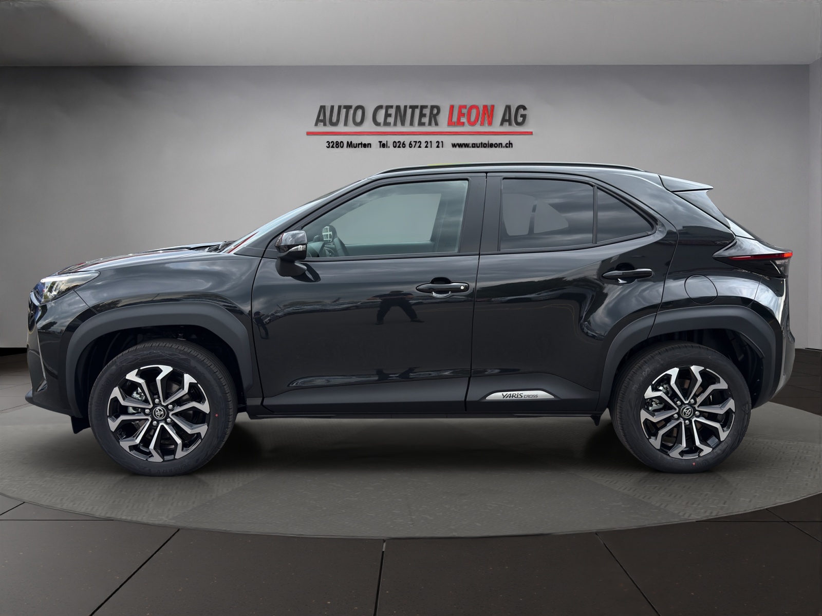 TOYOTA Yaris Cross 1.5 Style Drive 4x2 Hybrid-showroom-element-2