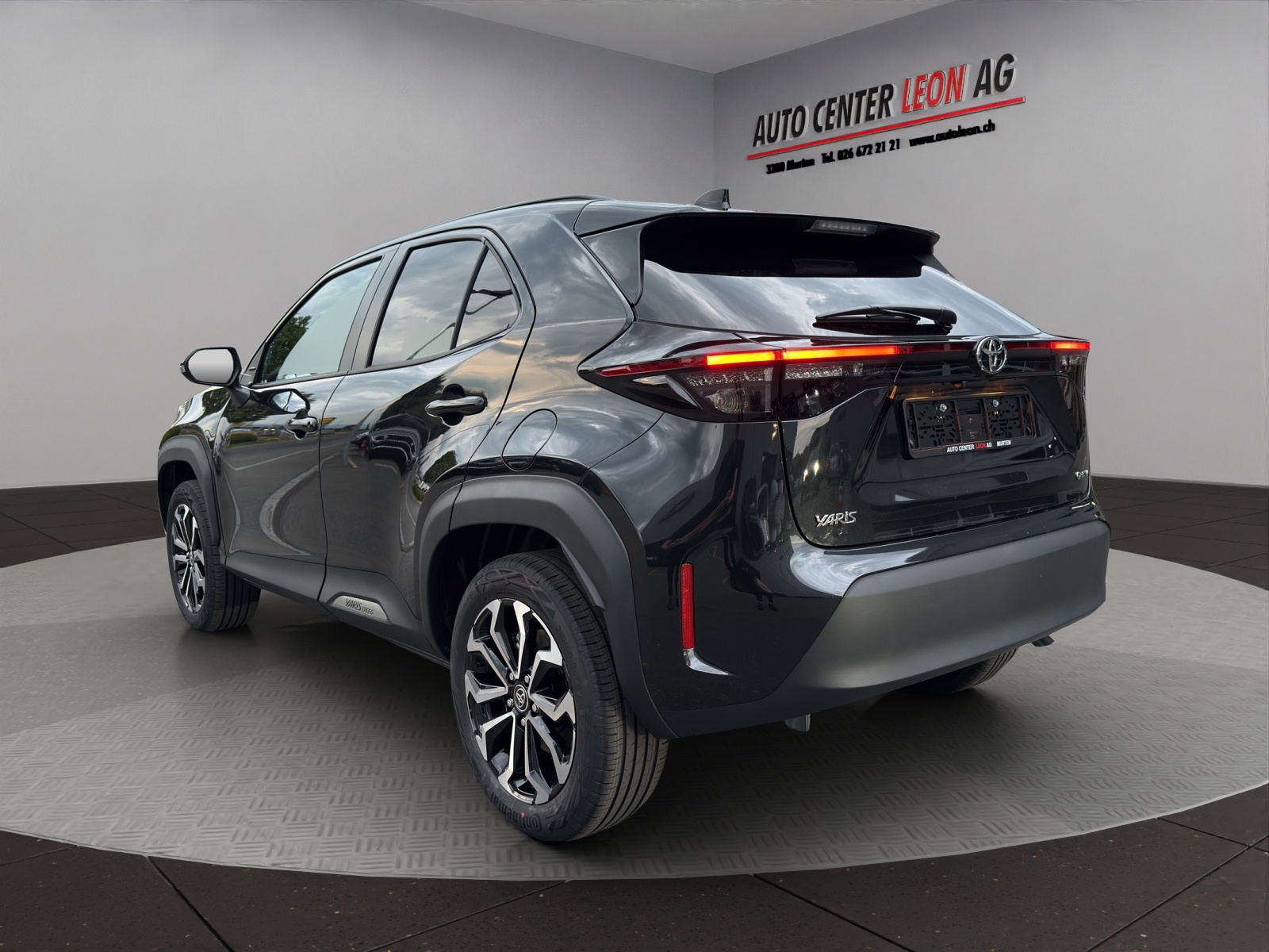 TOYOTA Yaris Cross 1.5 Style Drive 4x2 Hybrid-showroom-element-3
