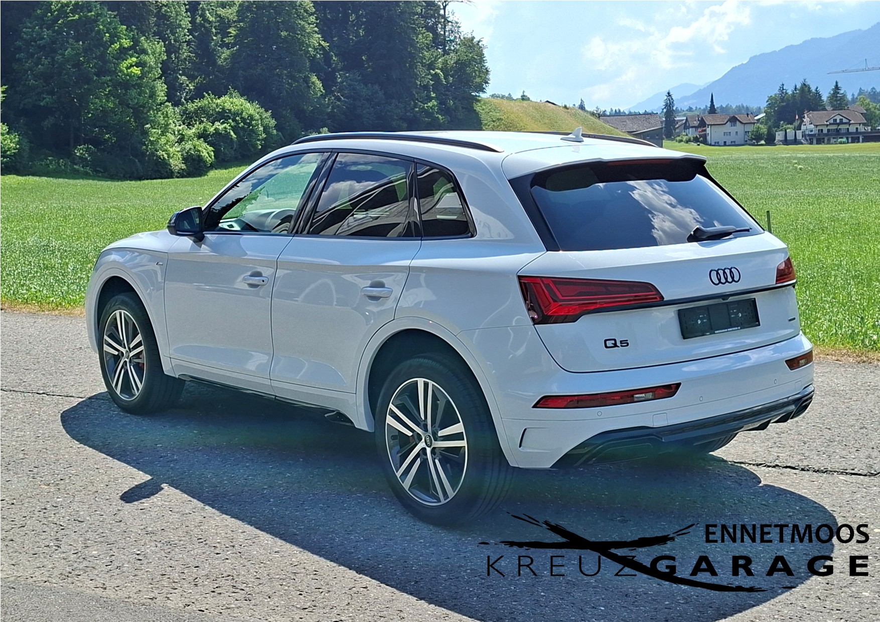 AUDI Q5 40 TDI Black Edition quattro S-tronic *CH-Fahrzeug m. ASSP+8-fach bereift m. Pneu*-image-4