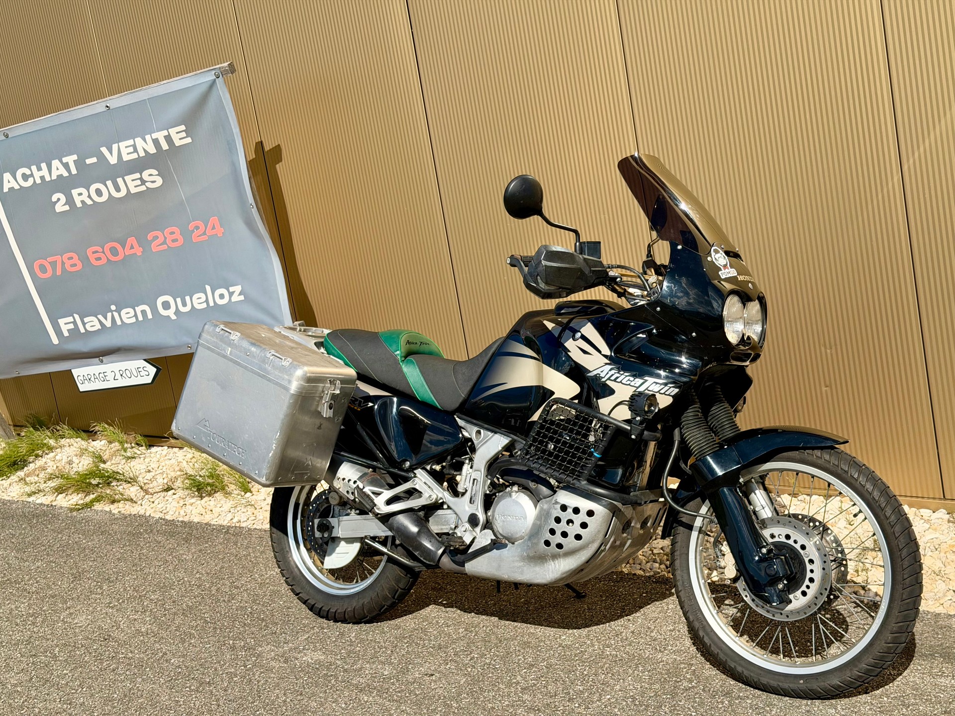 HONDA XRV 750 Africa Twin-showroom-element-2