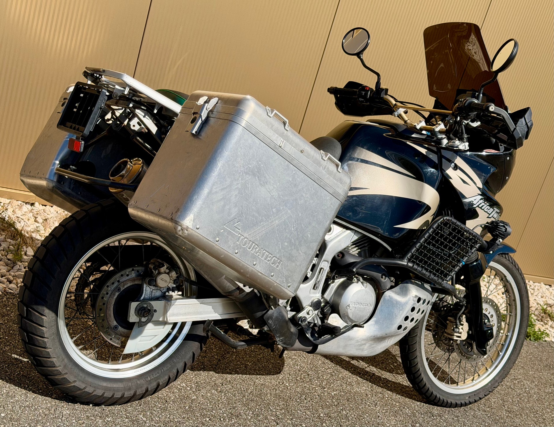 HONDA XRV 750 Africa Twin-image-4