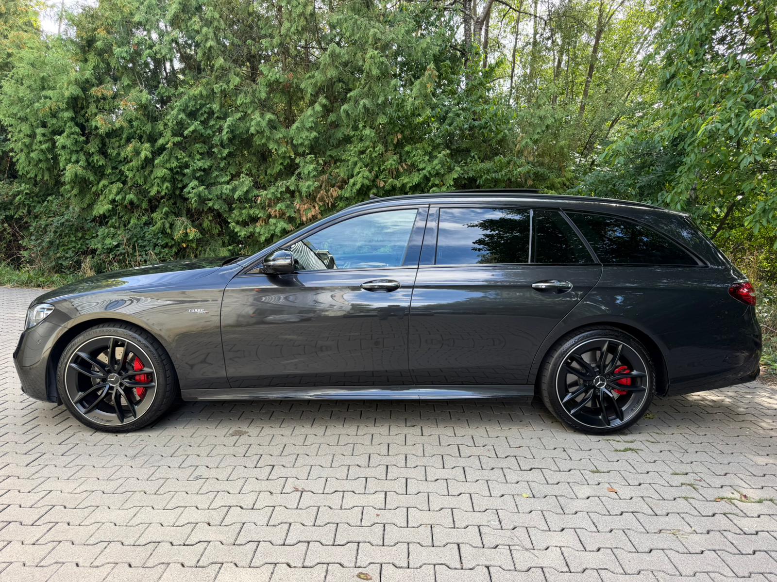MERCEDES-BENZ AMG E 53 T 4Matic+ Speedshift 9G-TCT-showroom-element-1