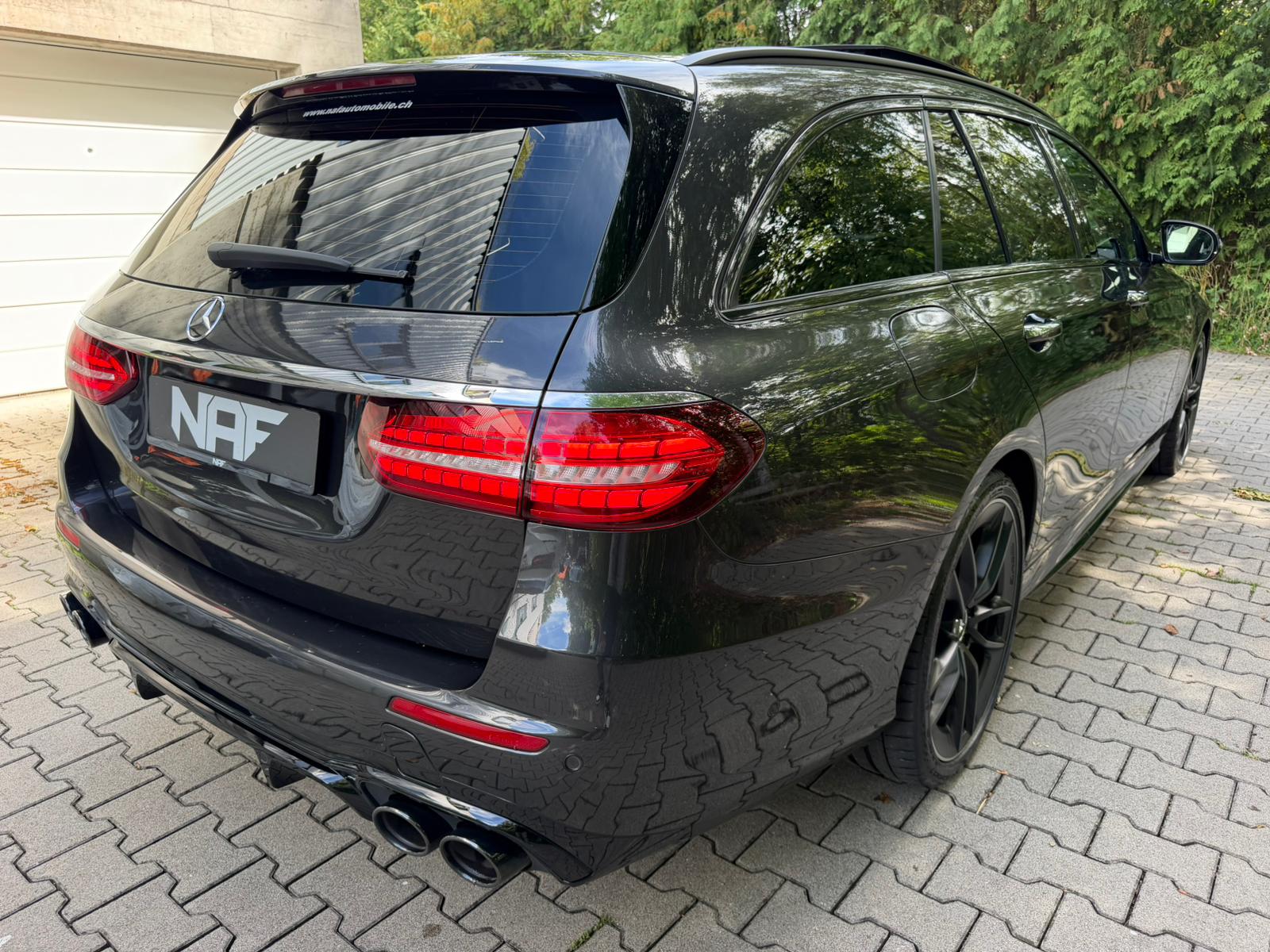 MERCEDES-BENZ AMG E 53 T 4Matic+ Speedshift 9G-TCT-image-4