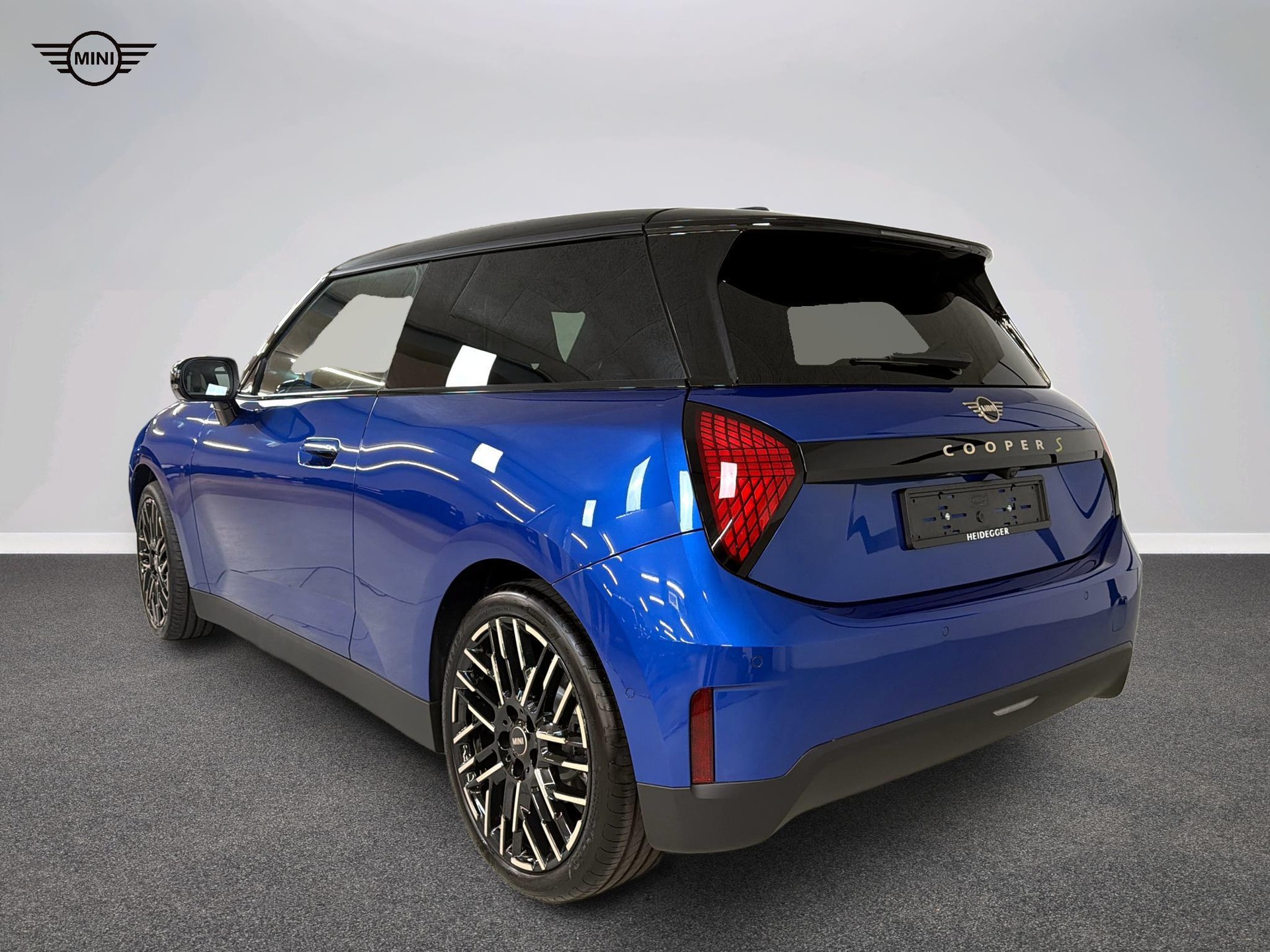MINI Cooper SE-showroom-element-3