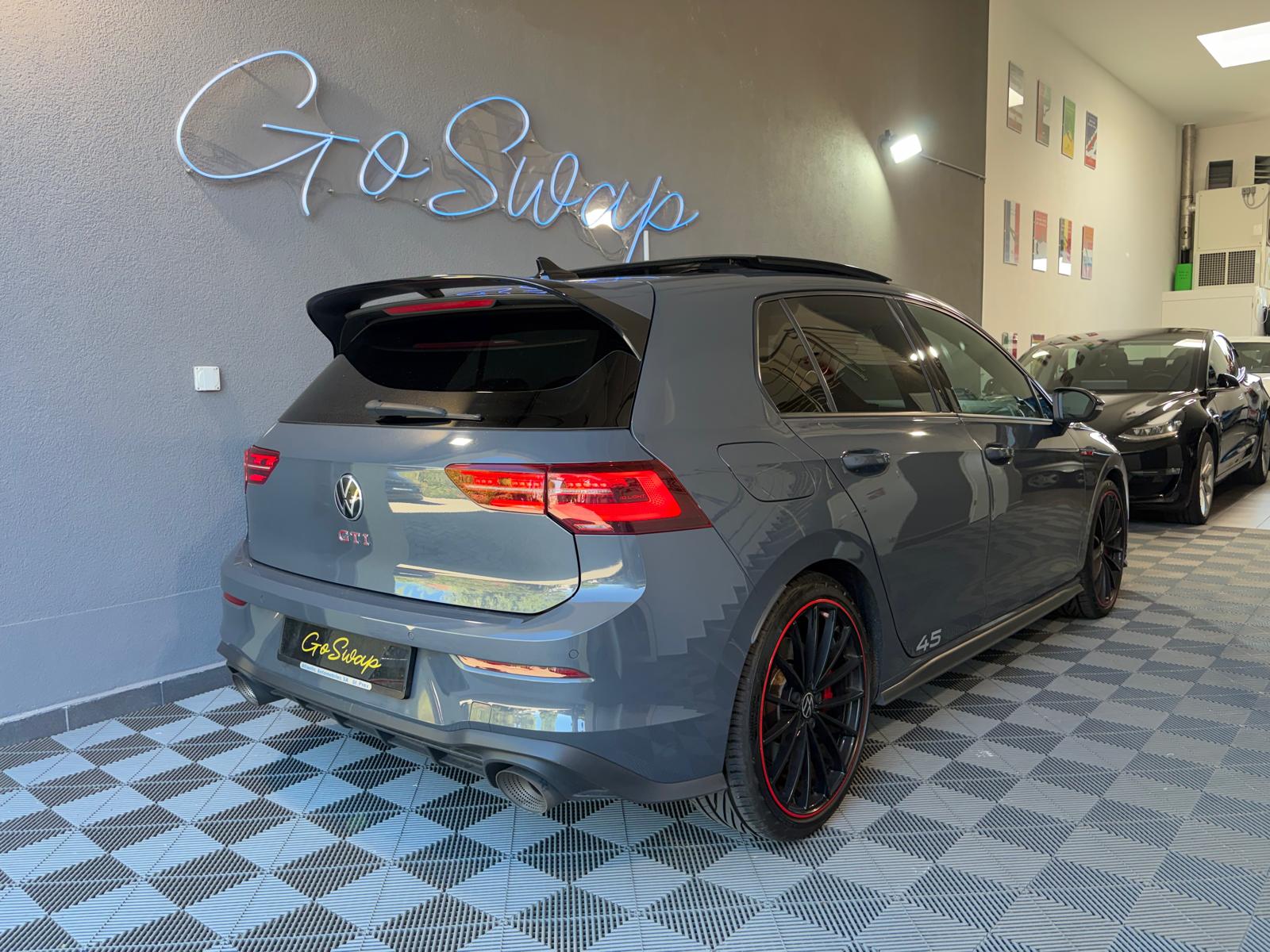 VW Golf 2.0 TSI GTI Clubsport 45 DSG - Akrapovic - Toit ouvrant-showroom-element-3