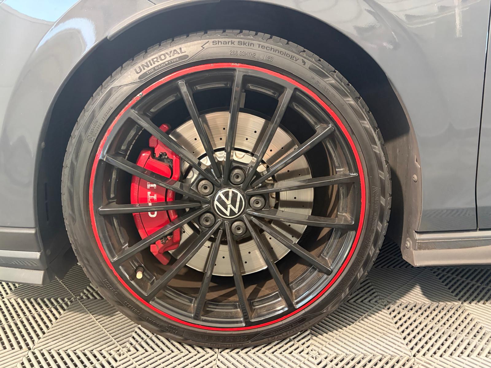 VW Golf 2.0 TSI GTI Clubsport 45 DSG - Akrapovic - Toit ouvrant-image-27