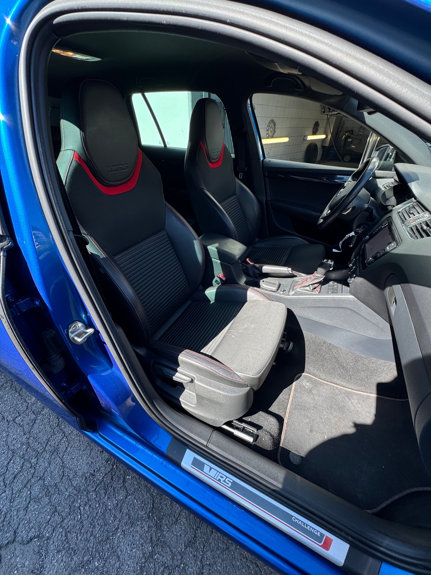 SKODA Octavia Combi 2.0 TSI RS DSG-image-22