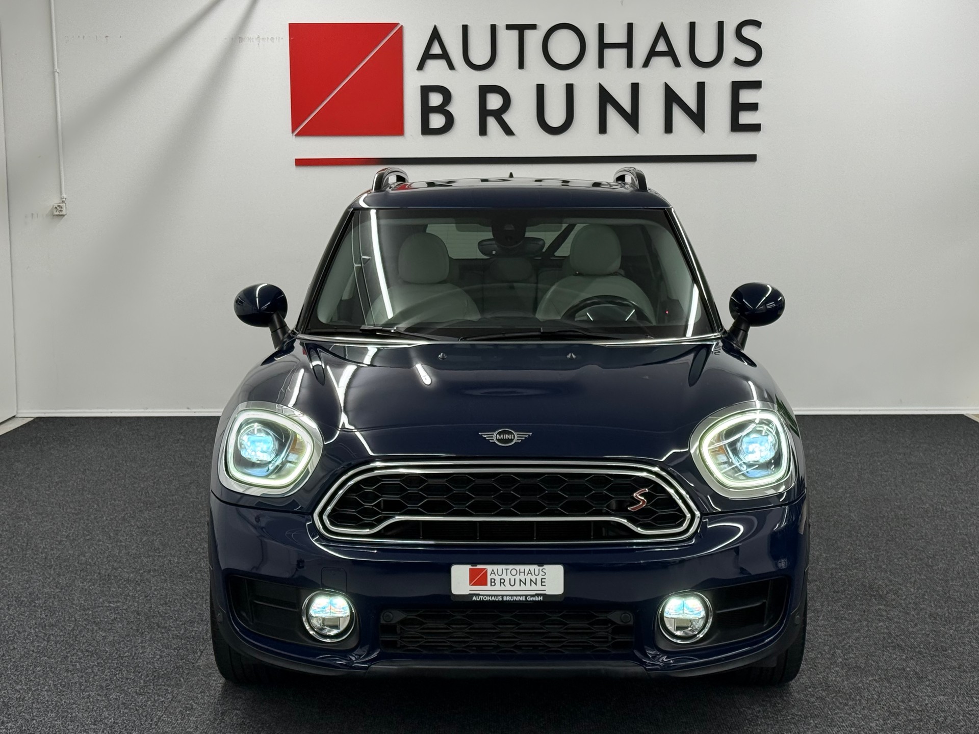 MINI Countryman Cooper S ALL4 Steptronic-showroom-element-1