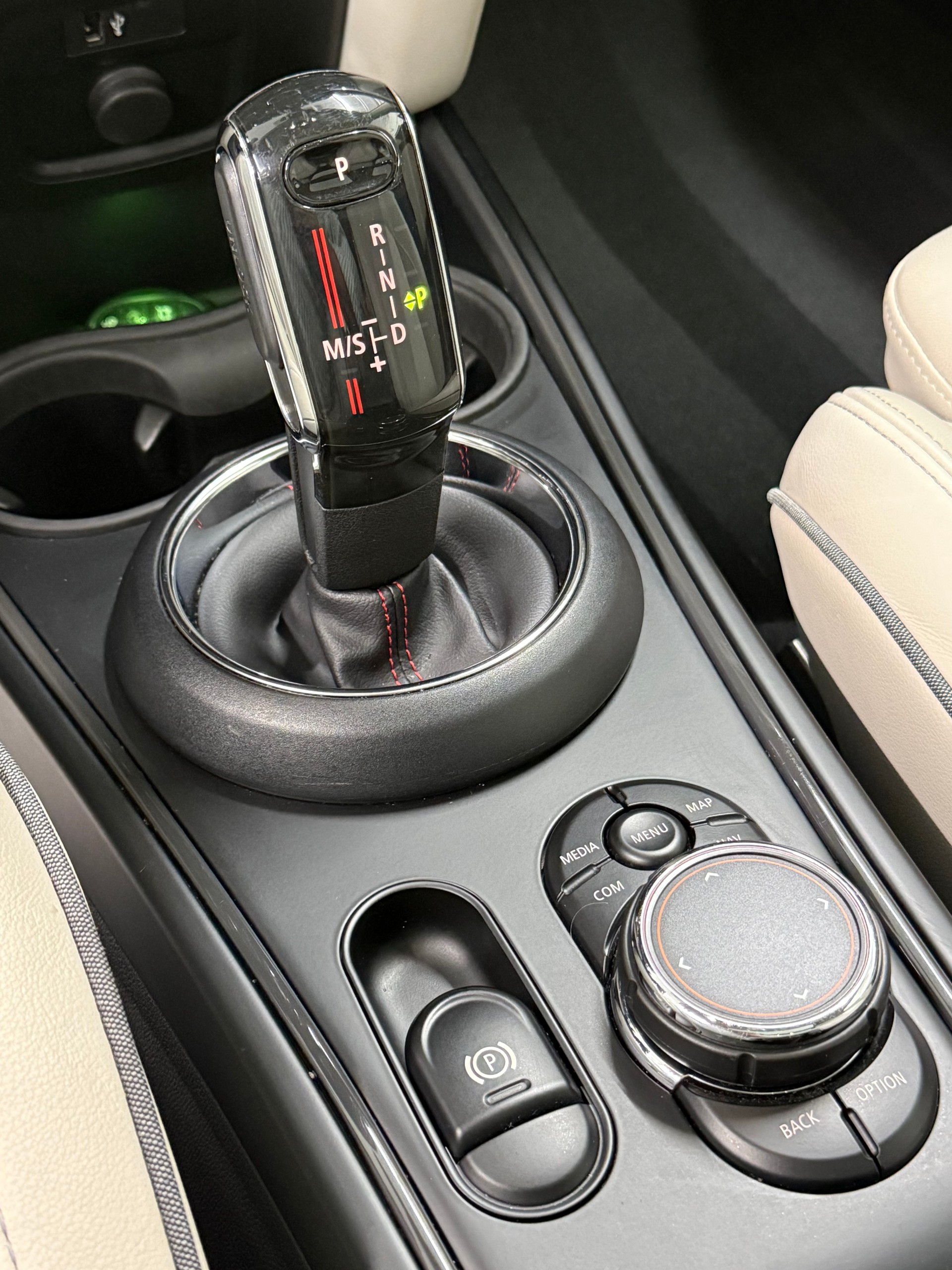 MINI Countryman Cooper S ALL4 Steptronic-image-14
