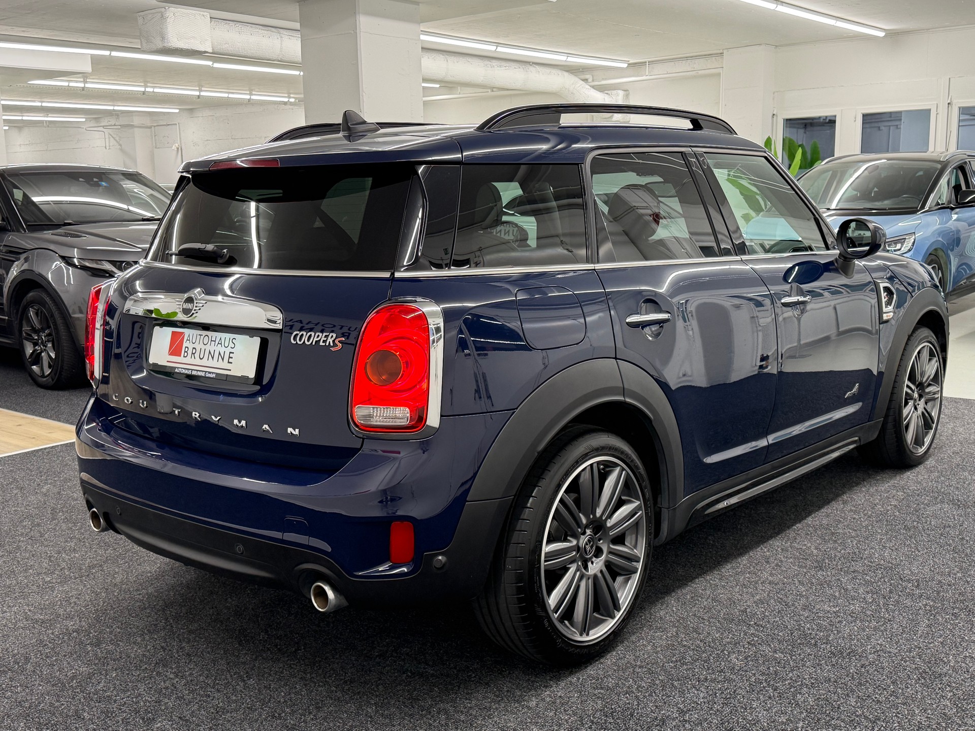 MINI Countryman Cooper S ALL4 Steptronic-showroom-element-3