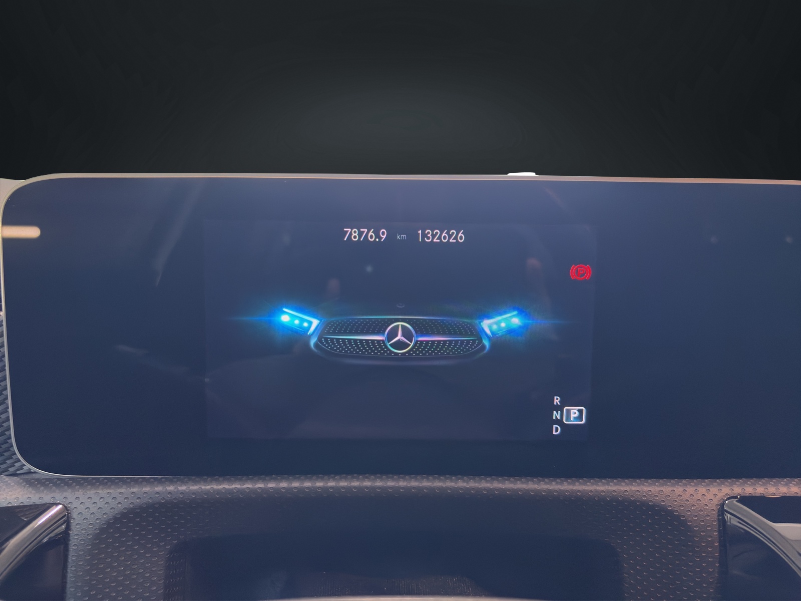 MERCEDES-BENZ A 180 d Edition-image-15