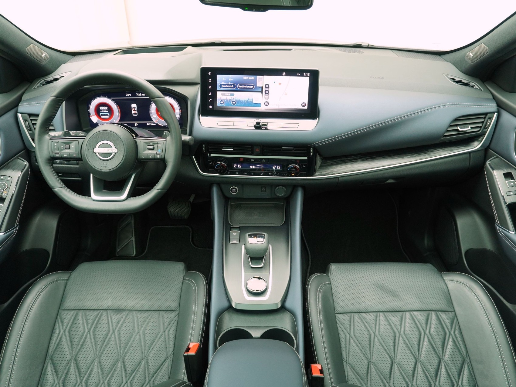 NISSAN Qashqai 1.3 DIG-T Tekna 4x4-image-12
