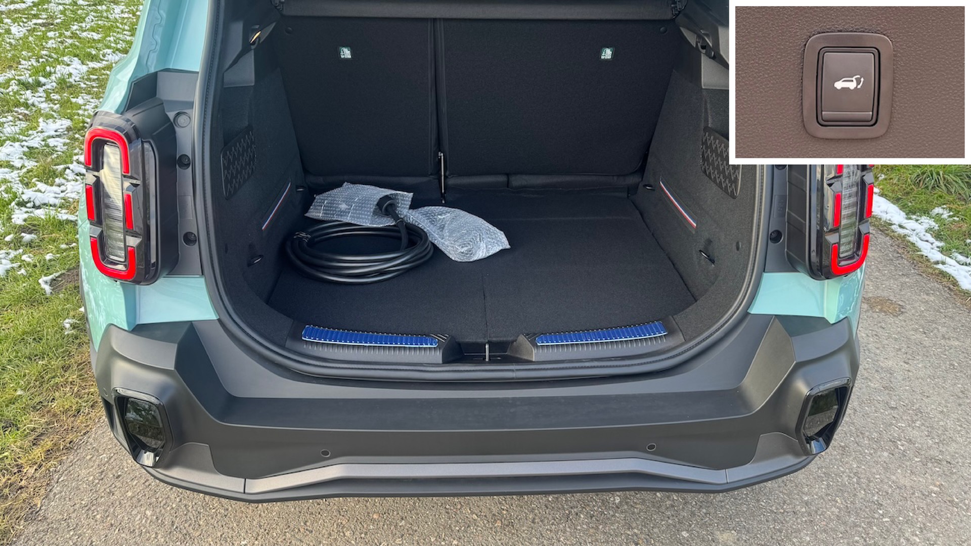 RENAULT R4 E-Tech Comfort Range 52 kWh Iconic * Vollausstattung * Toutes Options *-image-11