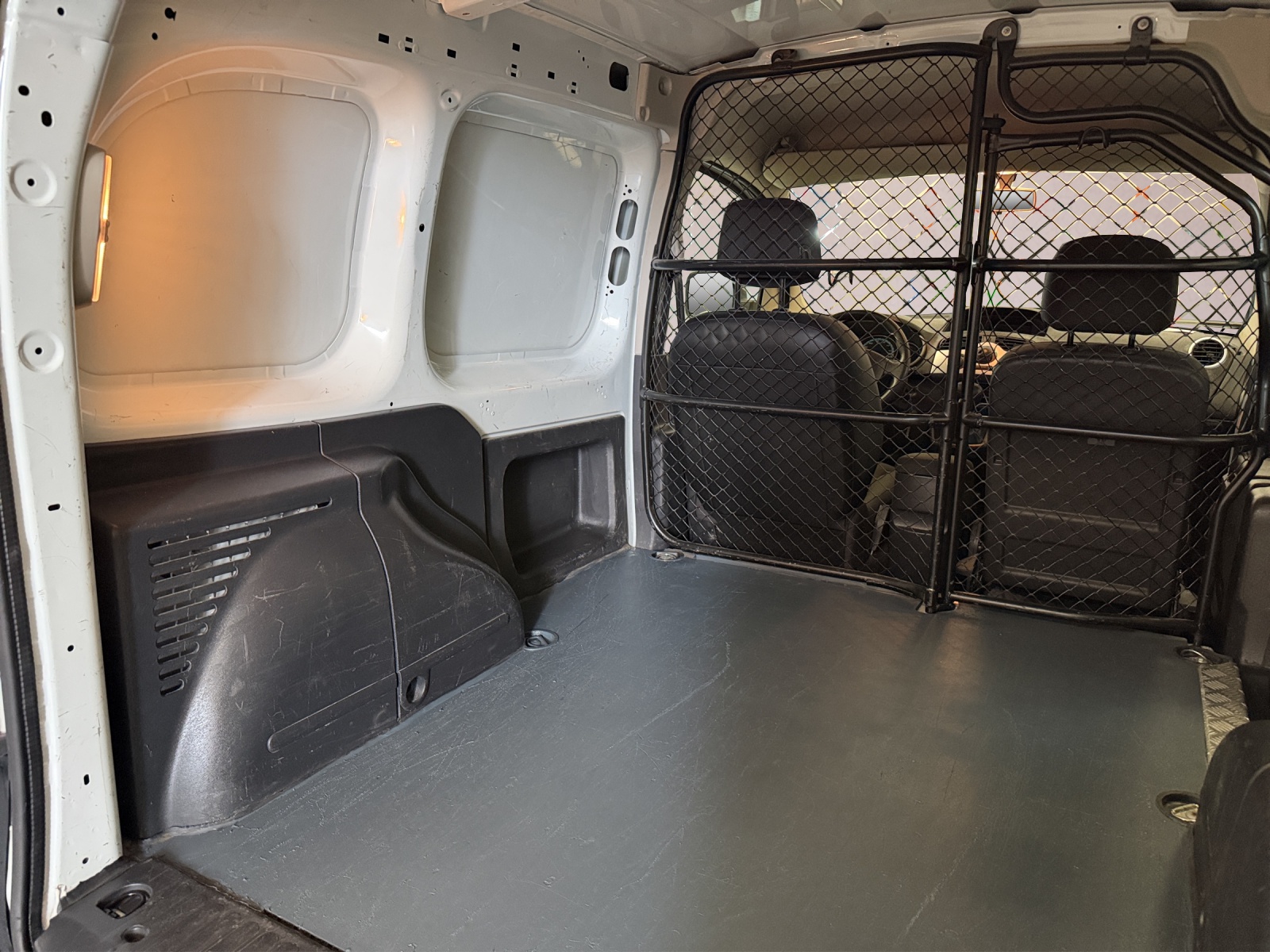 RENAULT Kangoo Z.E.-image-16