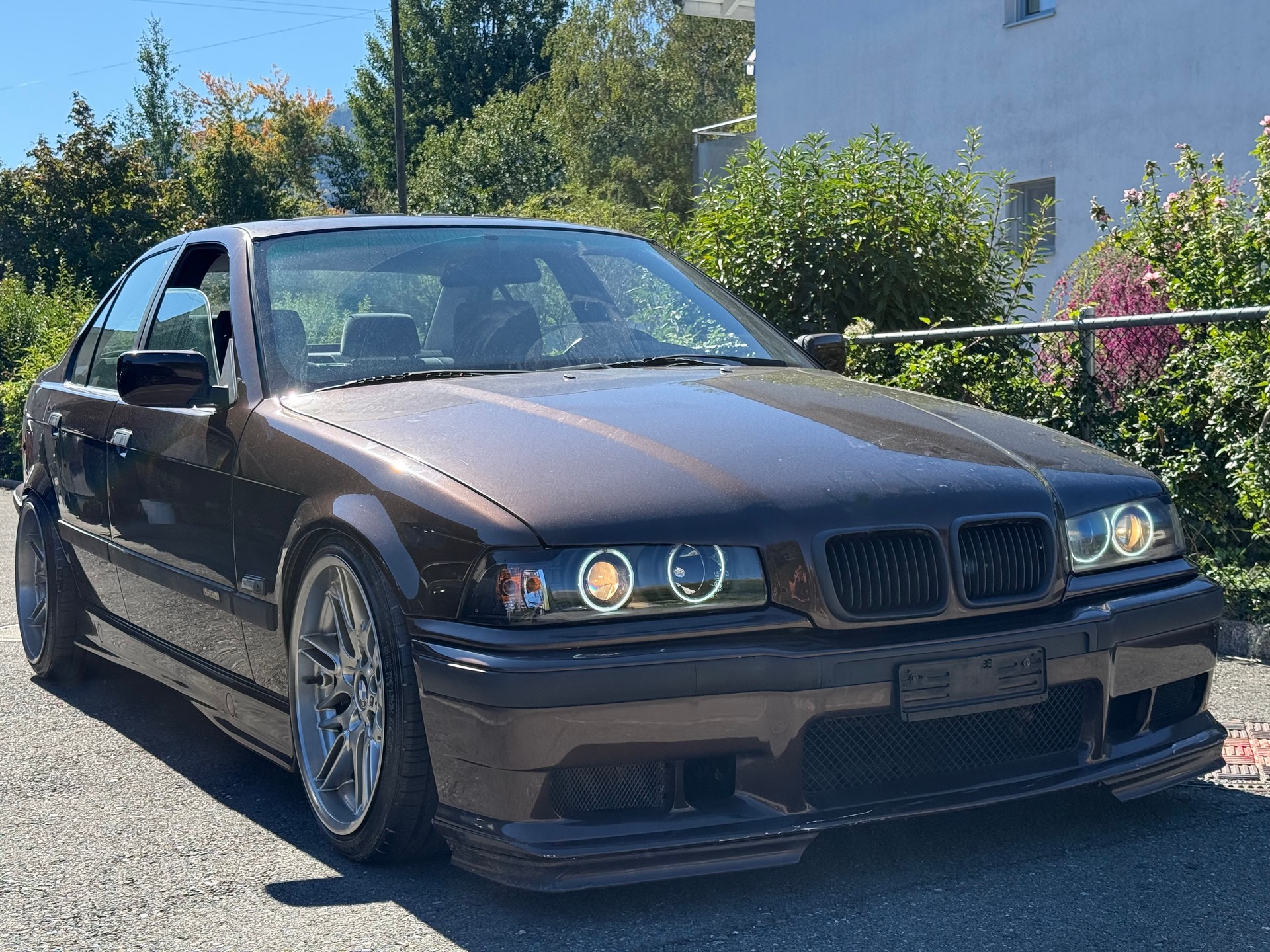 BMW 328i