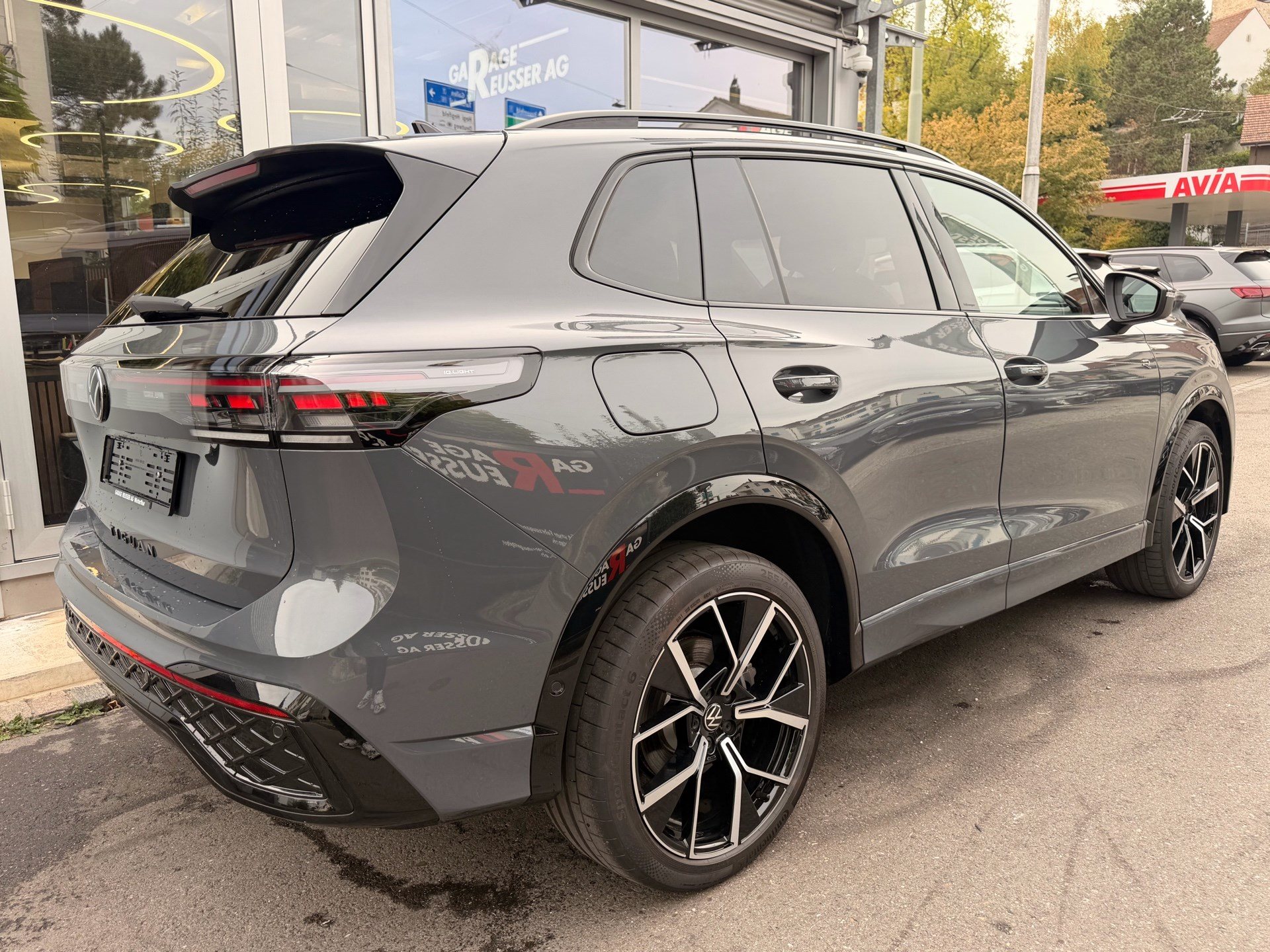 VW Tiguan 2.0 TSI 265PS 4Motion R-Line *** 360° KAMERA & PANORAMADACH ***-showroom-element-3