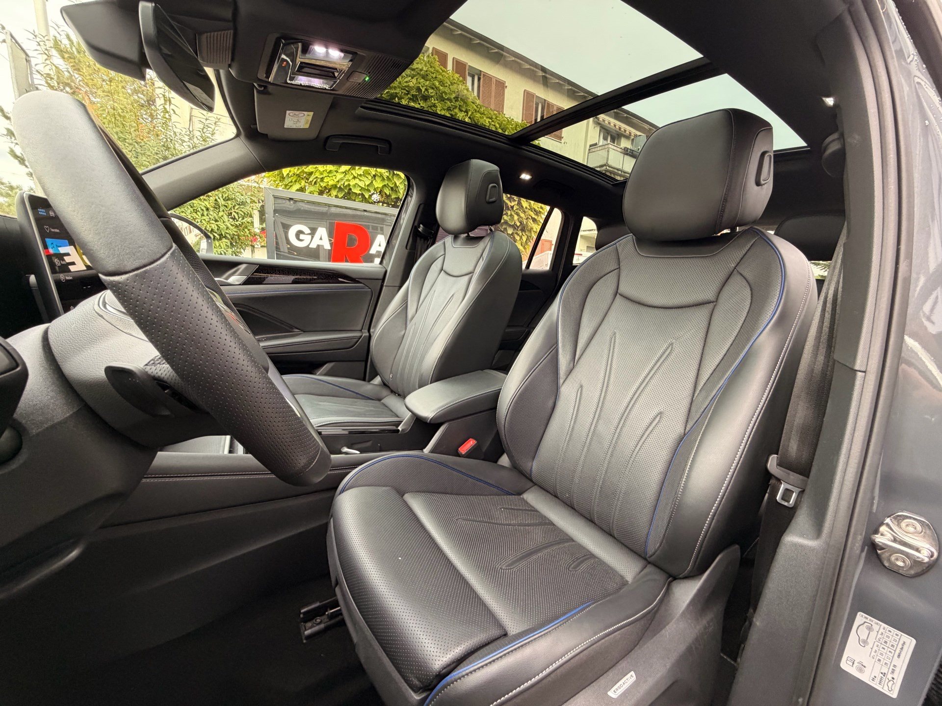 VW Tiguan 2.0 TSI 265PS 4Motion R-Line *** 360° KAMERA & PANORAMADACH ***-image-7