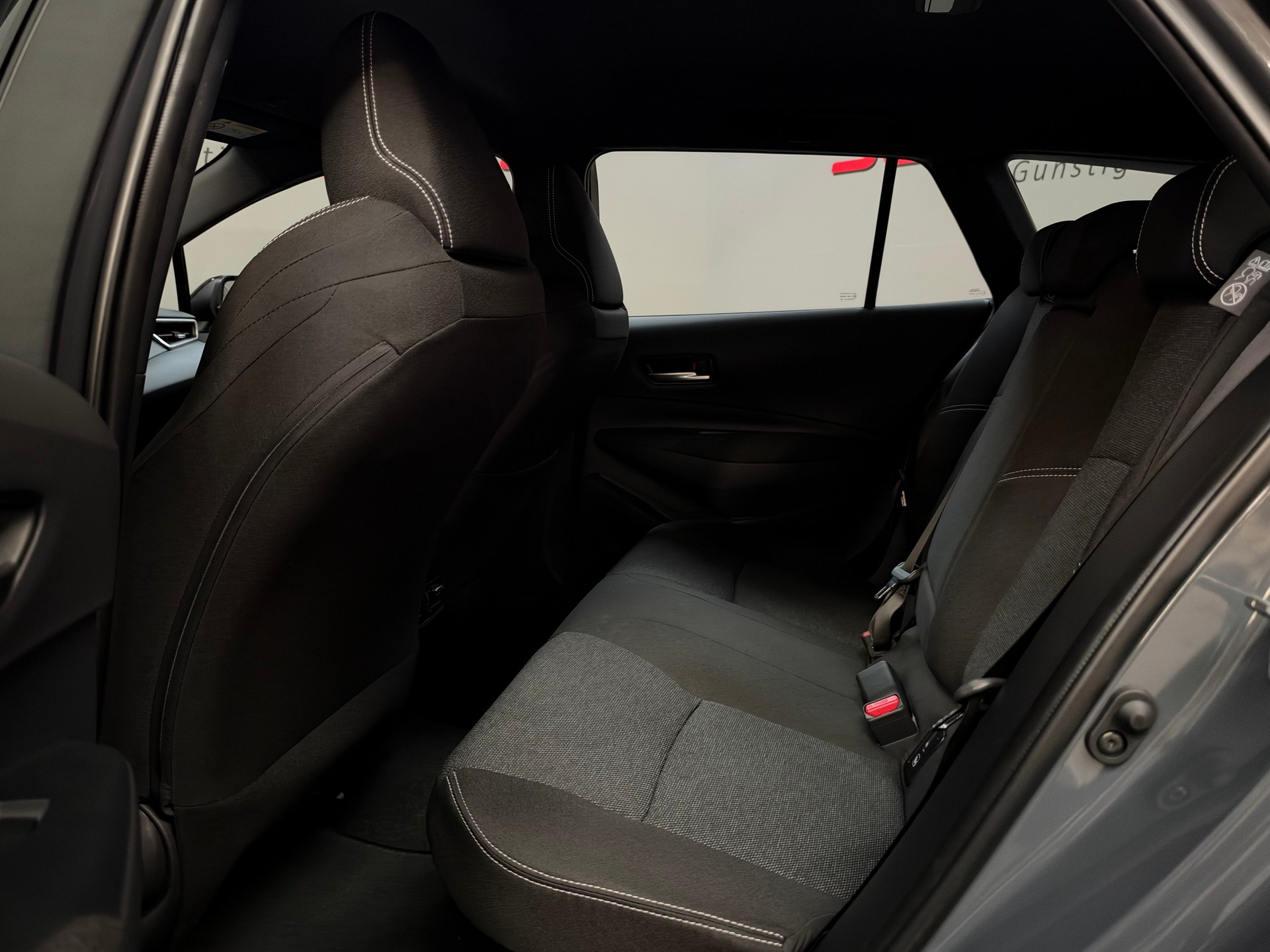 TOYOTA Corolla Touring Sports 1.8 HSD Comfort e-CVT-image-11