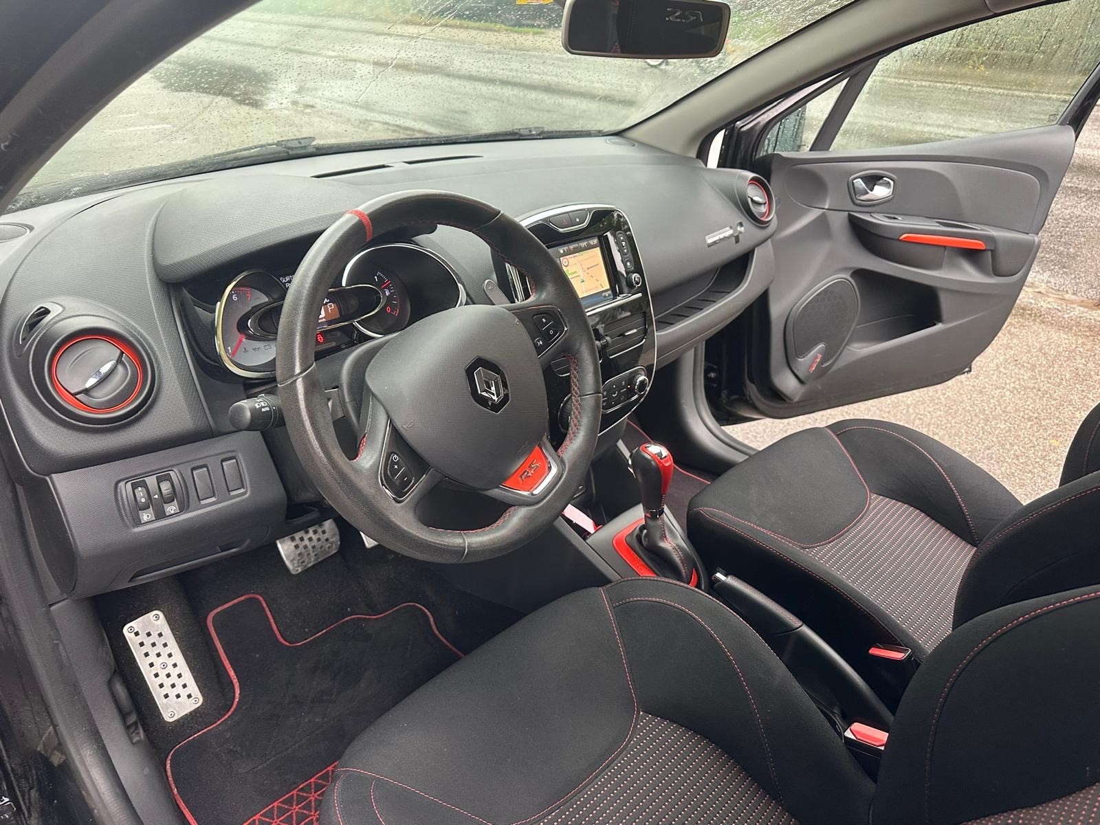 RENAULT Clio 1.6 T RS 200 EDC-image-9