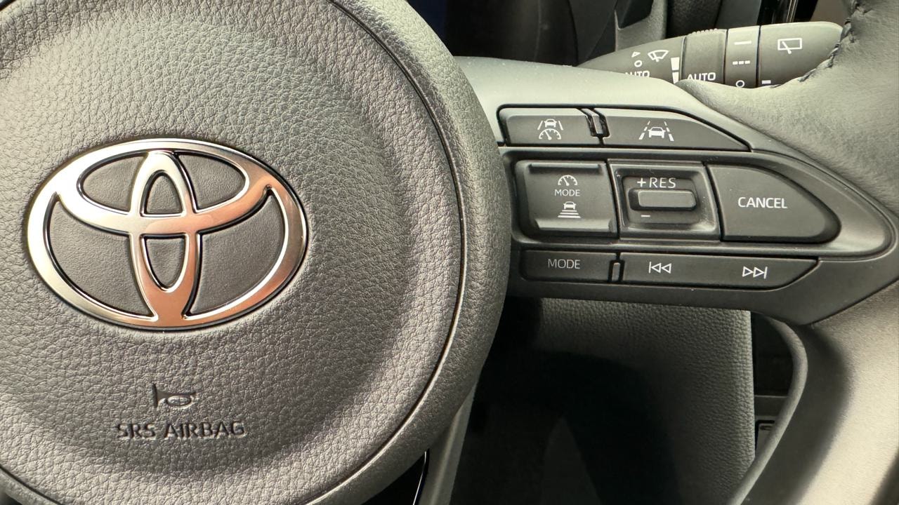 TOYOTA Yaris Cross 1.5 Sport e-CVT-image-9