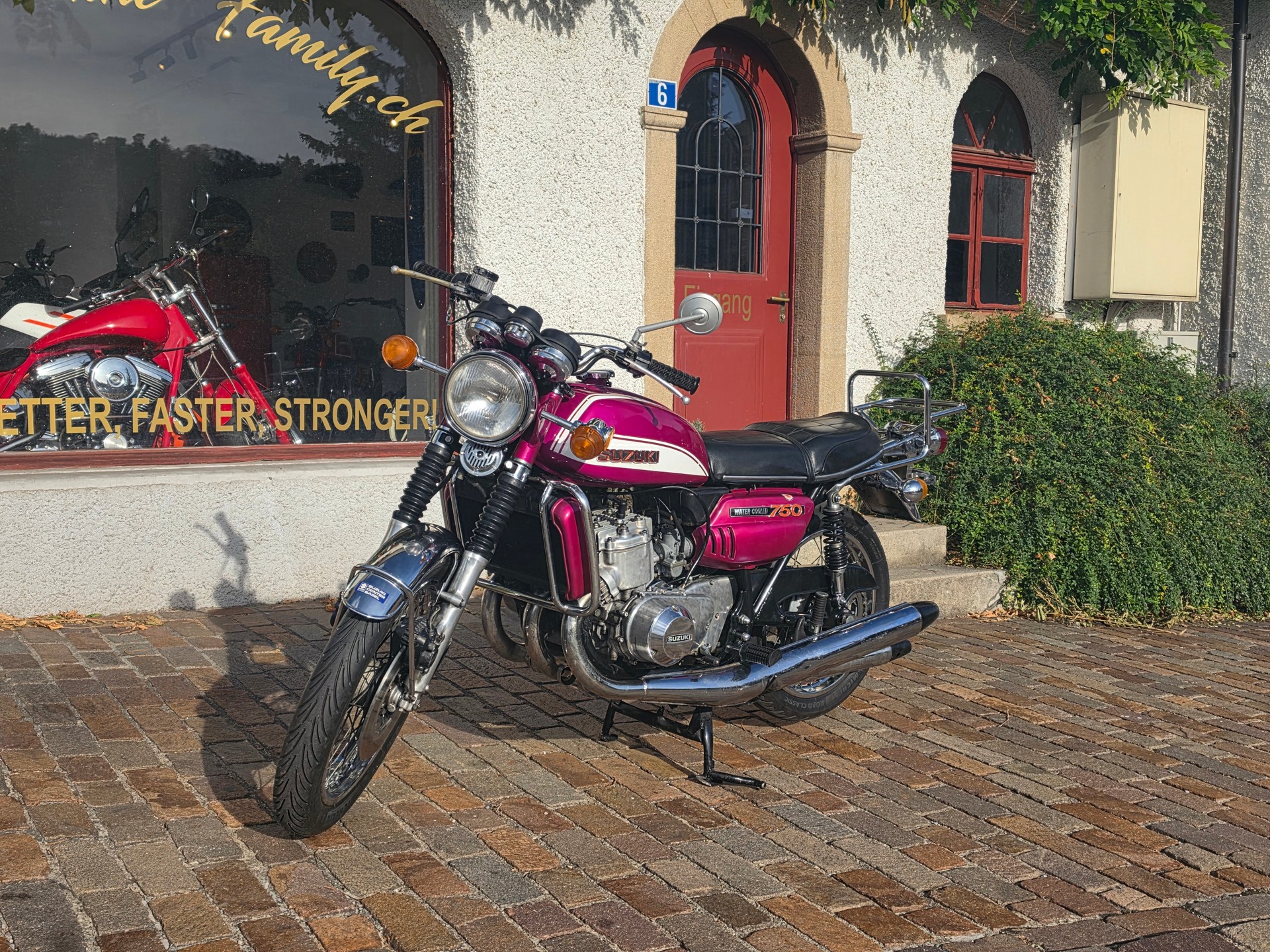 SUZUKI GT-image-0