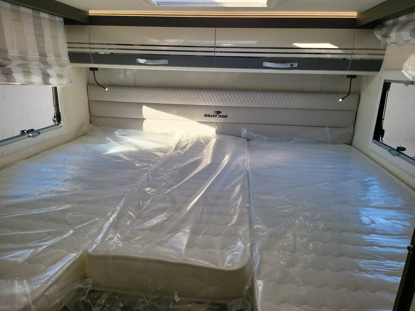 FORD Transit Roller Team Kronos 285 TL für 5 Personen-image-12