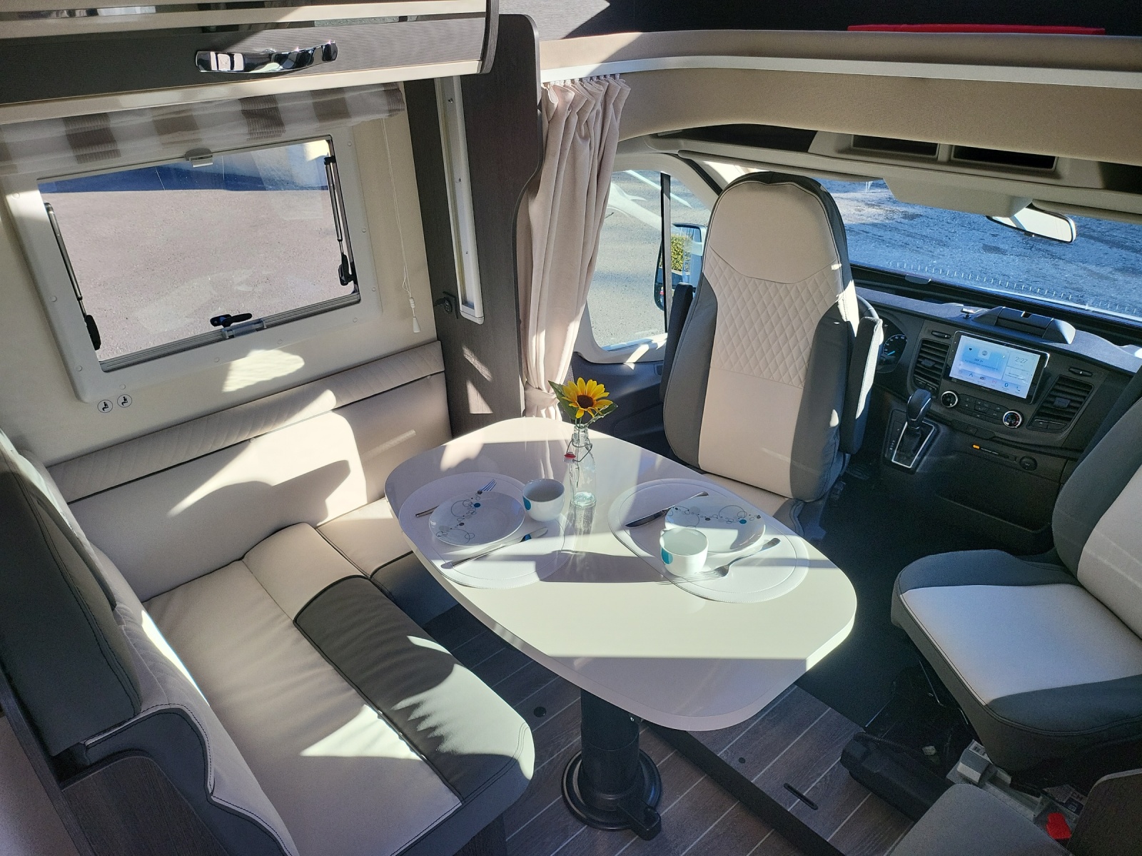 FORD Transit Roller Team Kronos 285 TL für 5 Personen-image-9