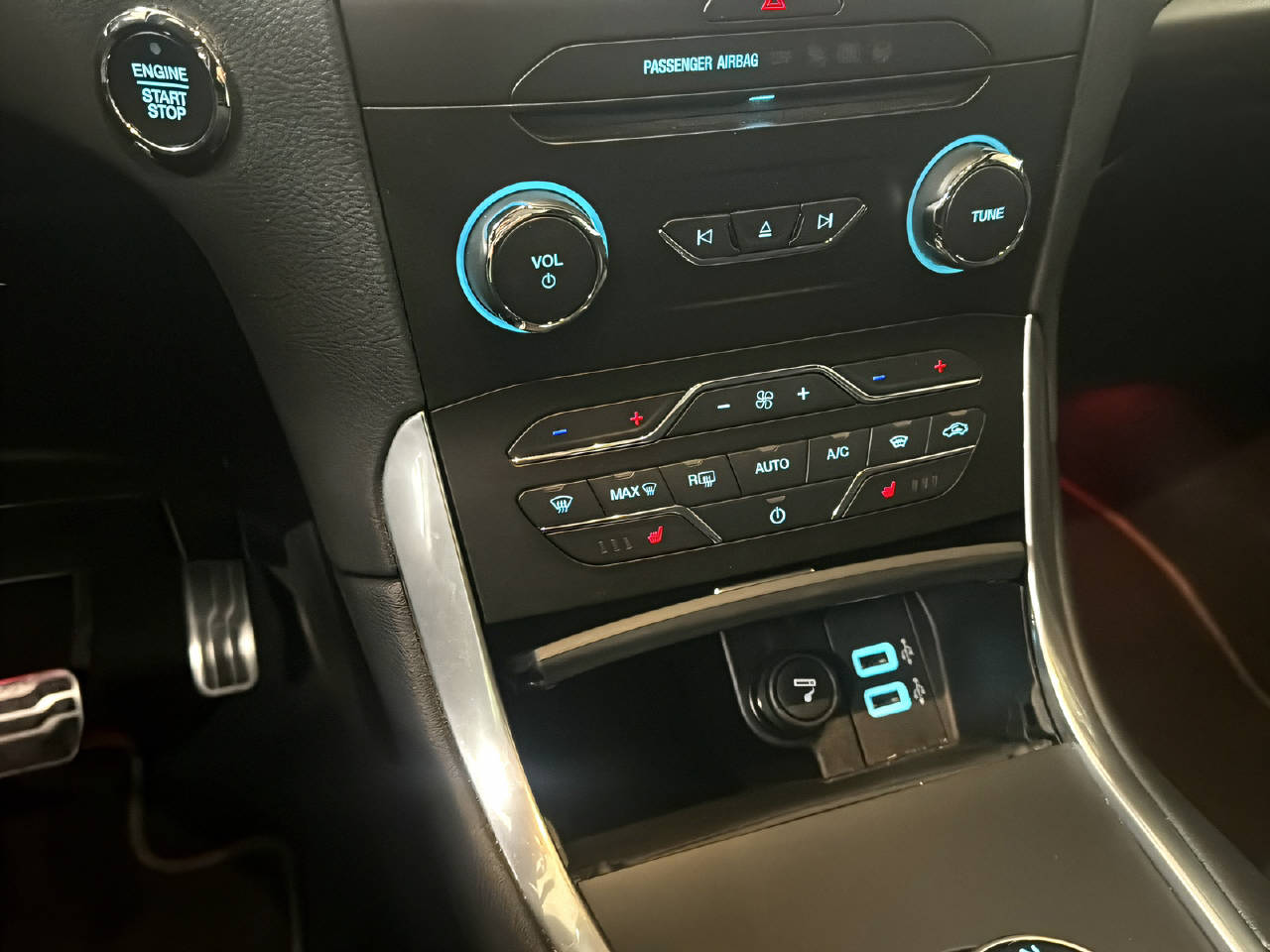 FORD S-Max 2.5 Hybrid ST-Line-image-12