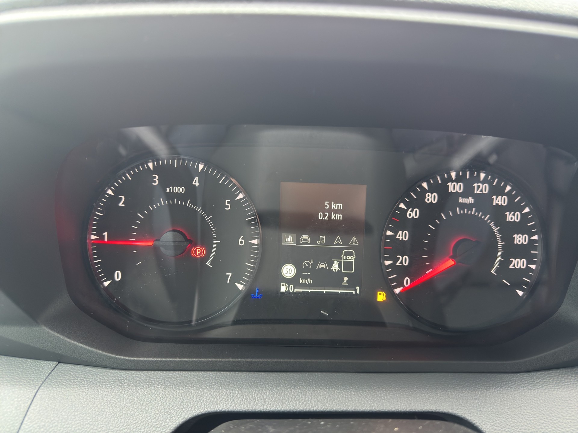 NISSAN INTERSTAR Van L2H2 130 PS 6MT Acenta-image-9